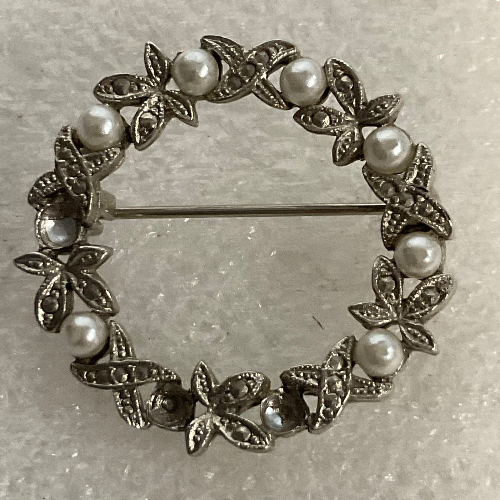 Vintage Silver Tone Circle Brooch Faux Pearls Marcasite Leaf Design Pin - Image 1