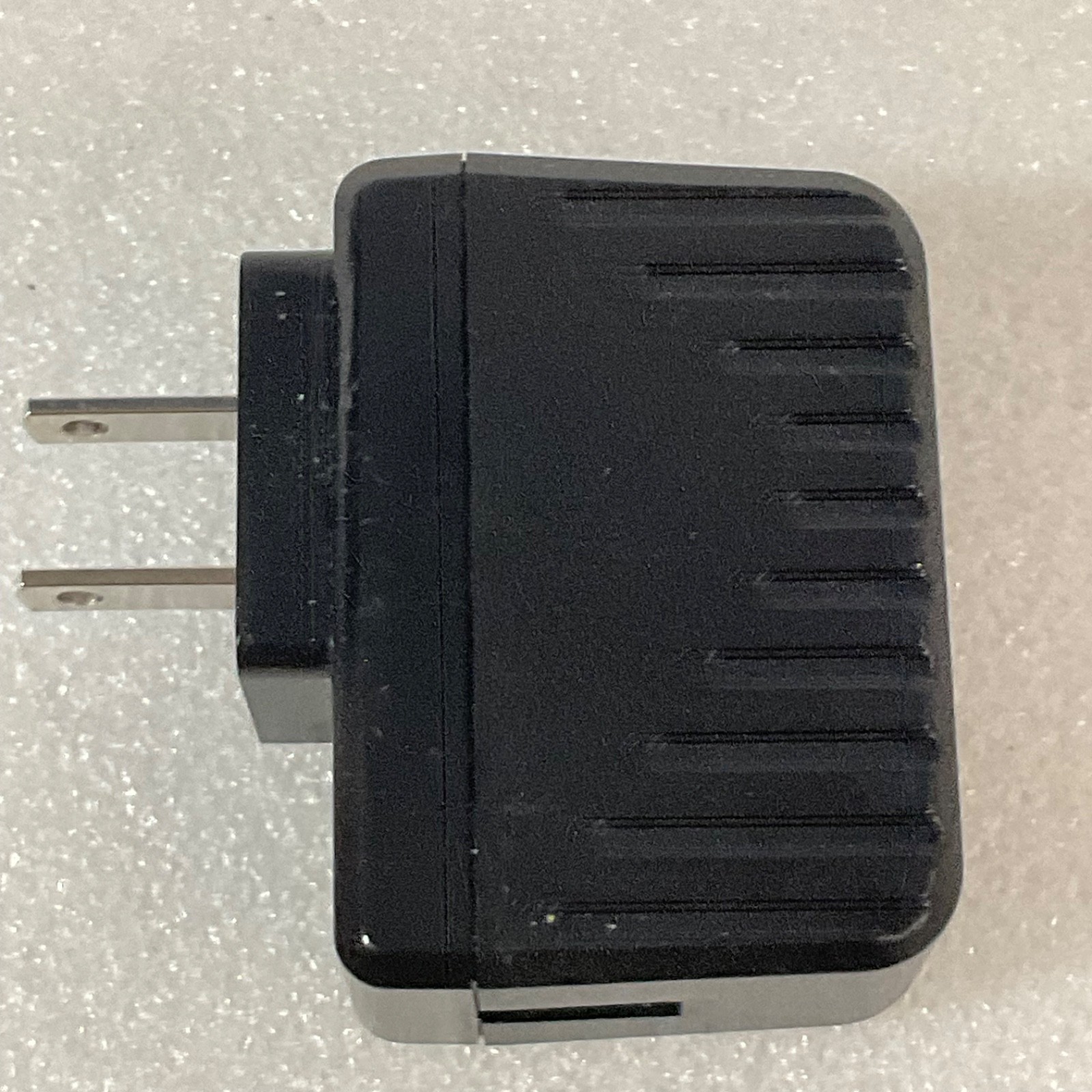 JUKE AC/DC USB Wall Adapter 5V 1000mA Black 2 Prong Plug Charger - Image 3