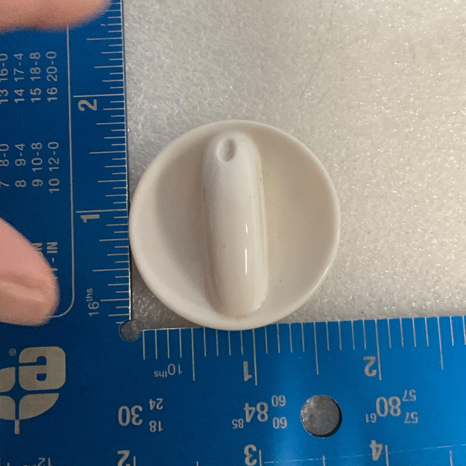 Lot of 3 White Appliance Control Knobs Plastic Mixed Styles 1.75 in - Image 6