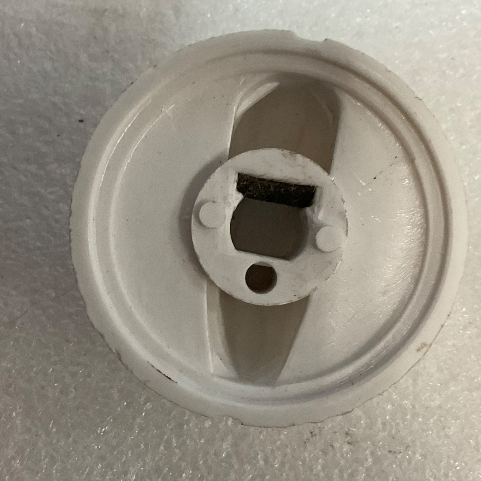 Lot of 3 White Appliance Control Knobs Plastic Mixed Styles 1.75 in - Image 10
