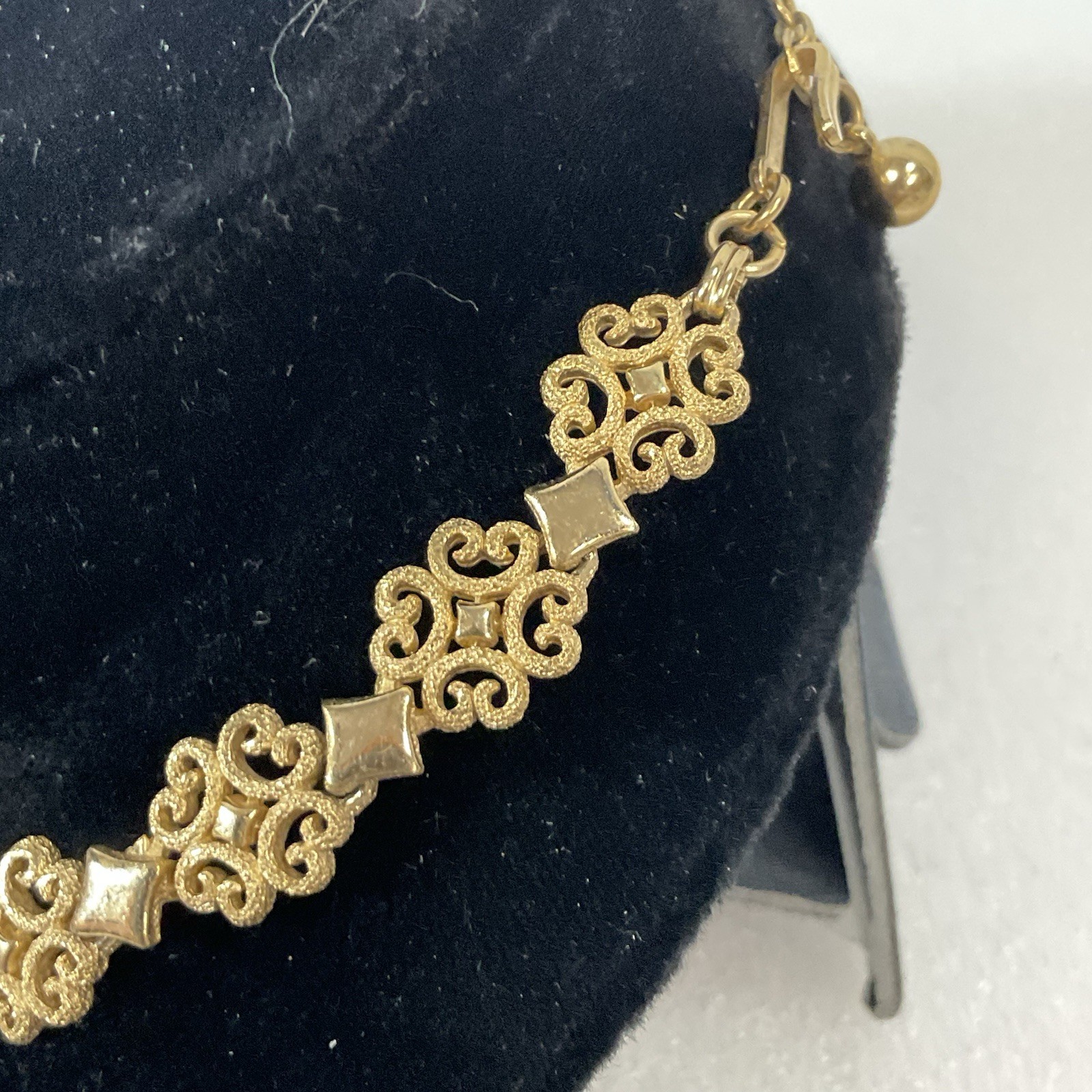 Vintage Avon Gold Toned Statement Chocker Necklace 14-16” - Image 9