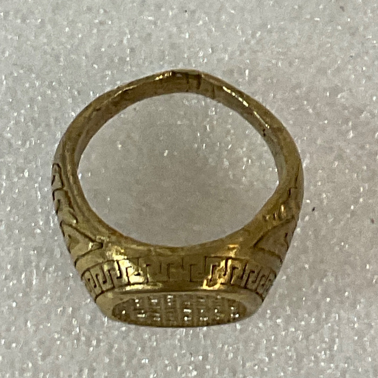 Size 10 Gold Tone Metal Fashion Ring Greek Key Pattern with Clear Accent Stones - Image 8