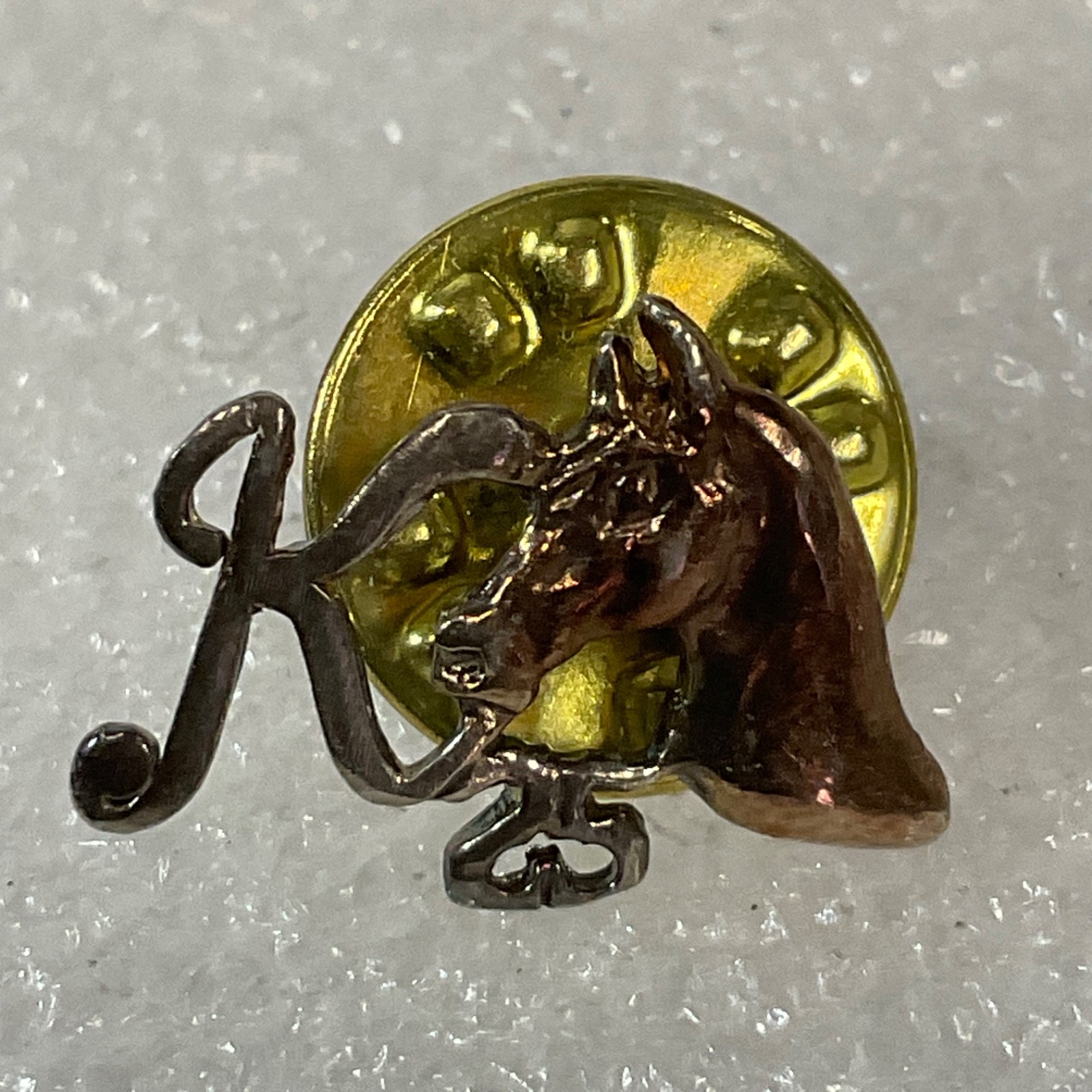 Vintage KY 25 Horse Head Lapel Pin Equestrian Theme Gold Tone Clutch Back - Image 1