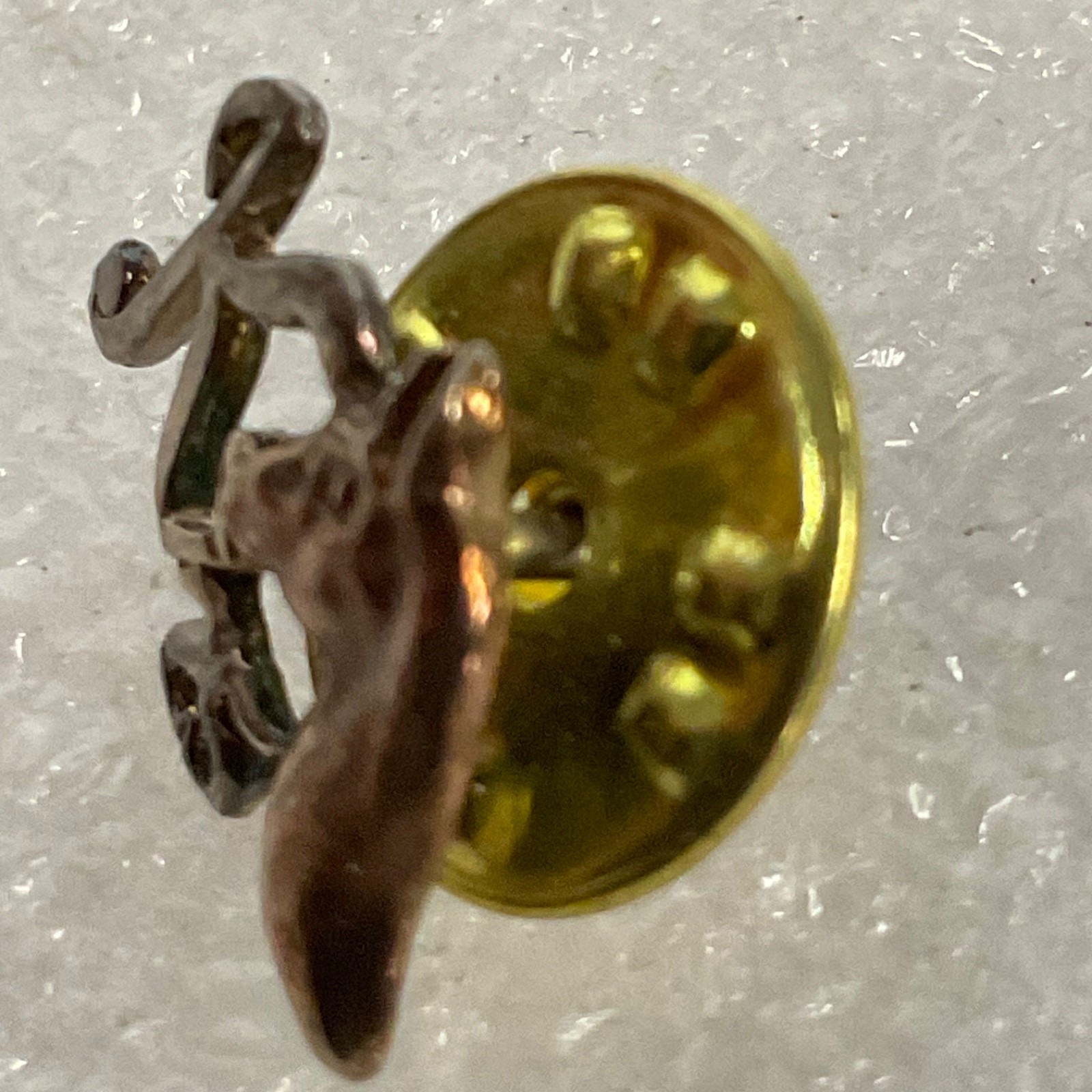 Vintage KY 25 Horse Head Lapel Pin Equestrian Theme Gold Tone Clutch Back - Image 2