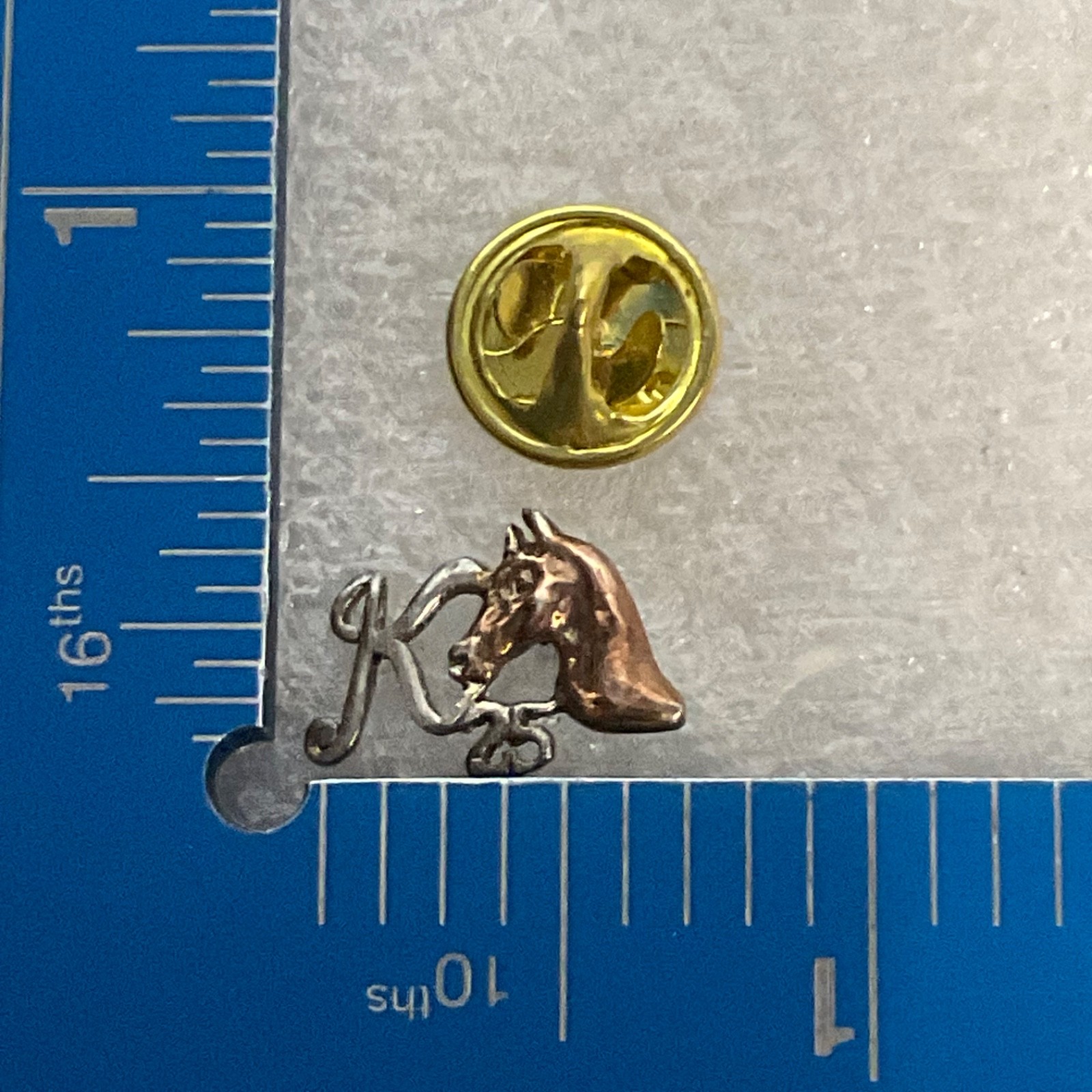 Vintage KY 25 Horse Head Lapel Pin Equestrian Theme Gold Tone Clutch Back - Image 7