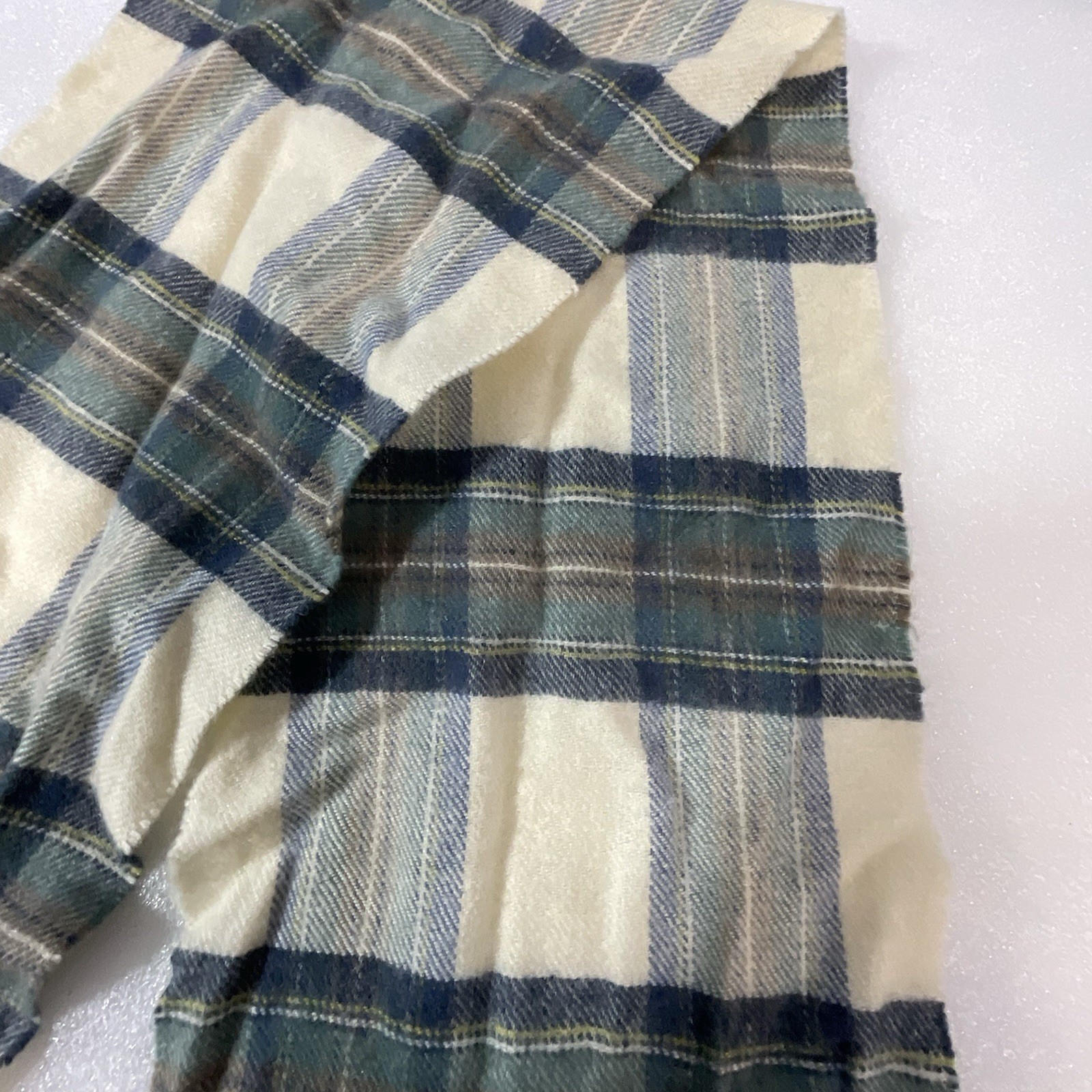 The Scotch House Hilltop Plaid Scarf 70% Cashmere 30%Wool Scarf 42”x8” - Image 3
