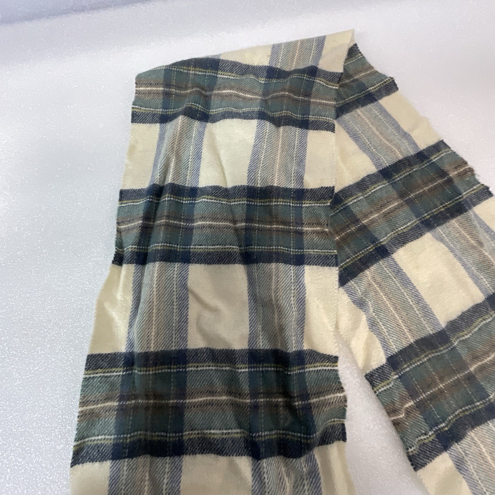 The Scotch House Hilltop Plaid Scarf 70% Cashmere 30%Wool Scarf 42”x8” - Image 4