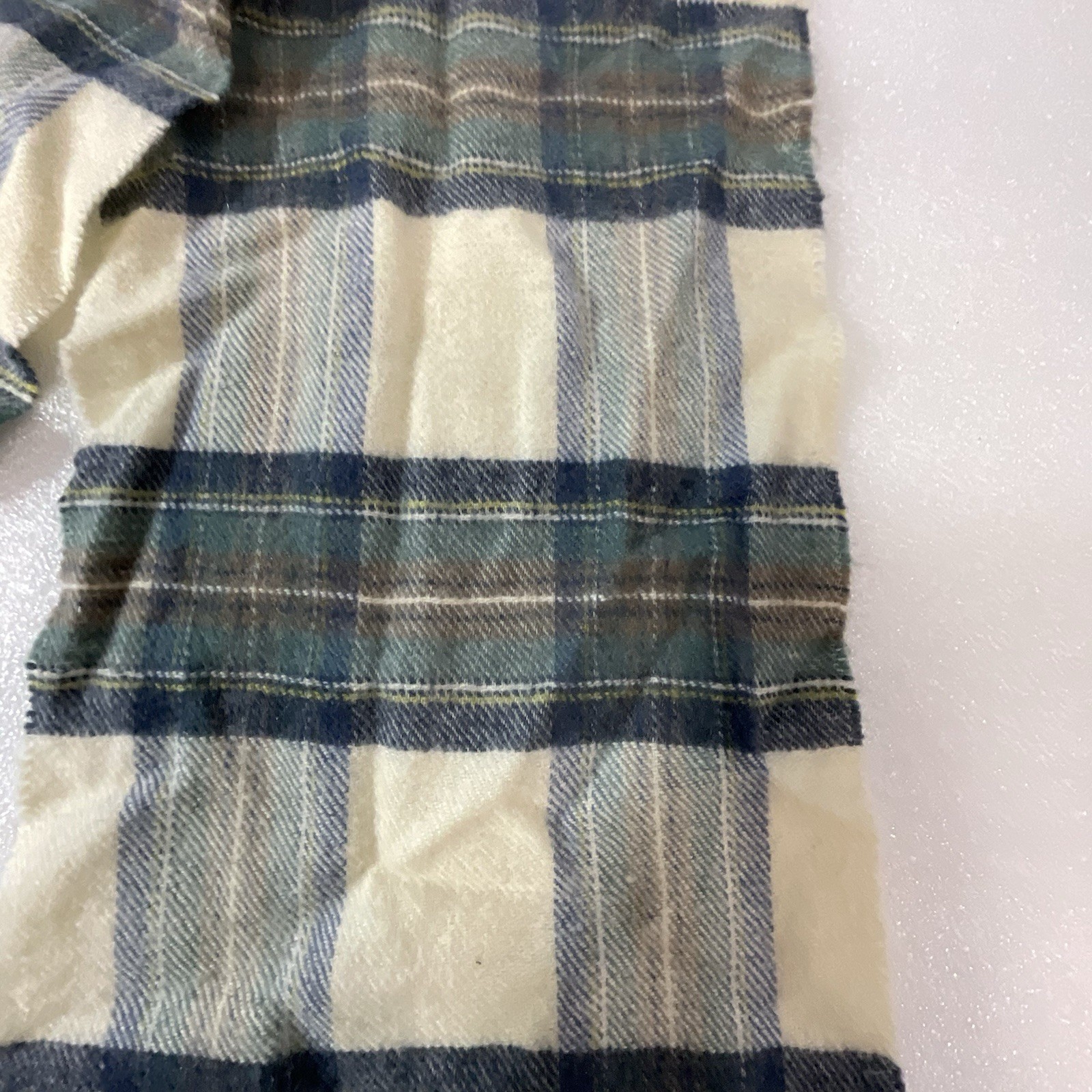 The Scotch House Hilltop Plaid Scarf 70% Cashmere 30%Wool Scarf 42”x8” - Image 2