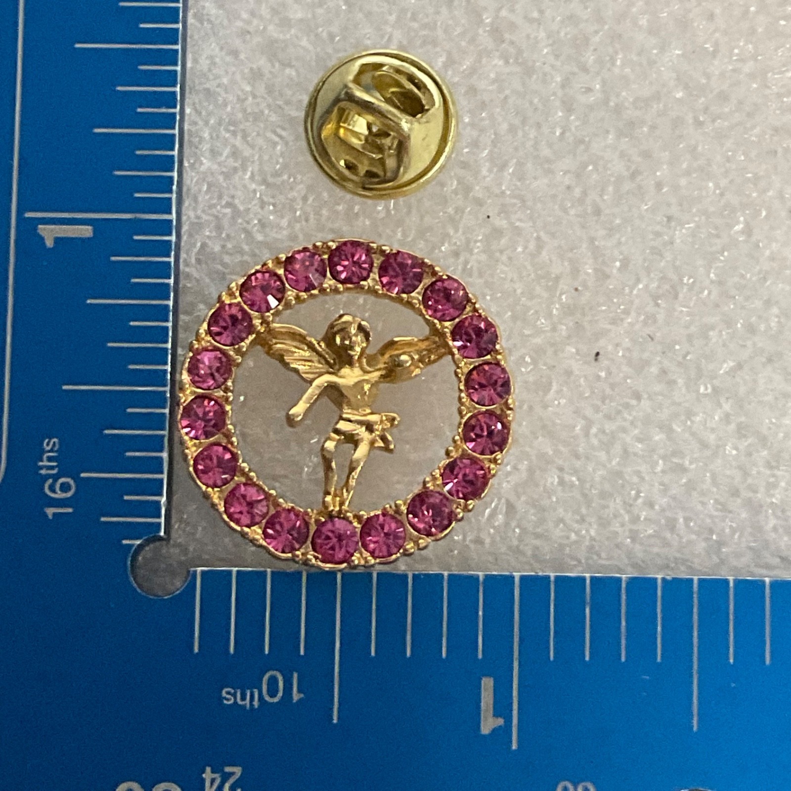 Vintage Gold Tone Cherub Angel Pin Brooch Pink Rhinestones Round Lapel Badge - Image 4