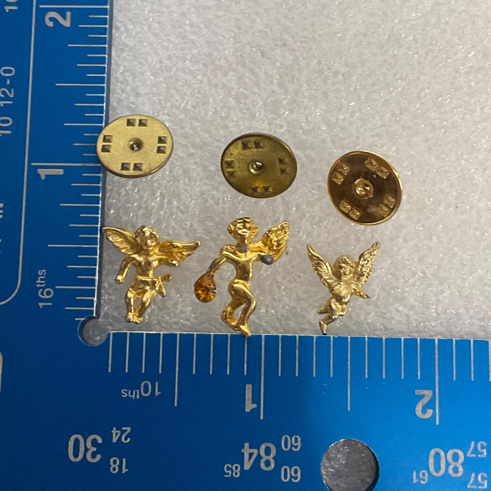 Vintage Gold Tone Cherub Angel Lapel Pins Lot of 3 w/ Gem Accents Collectible - Image 7