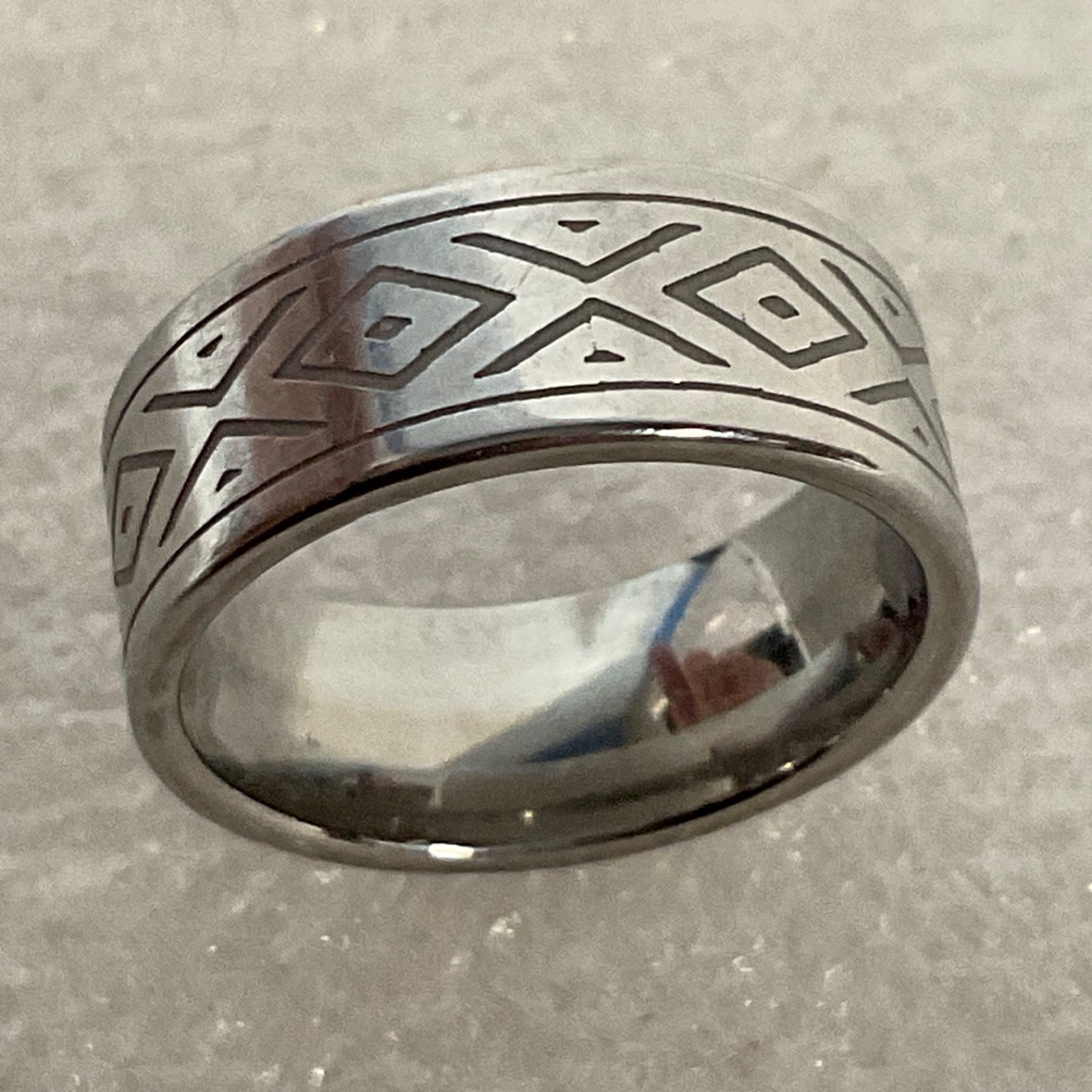 Silver Tone Geometric Band Ring Size 7 Etched Pattern Unisex Fashion Jewelry - Image 3