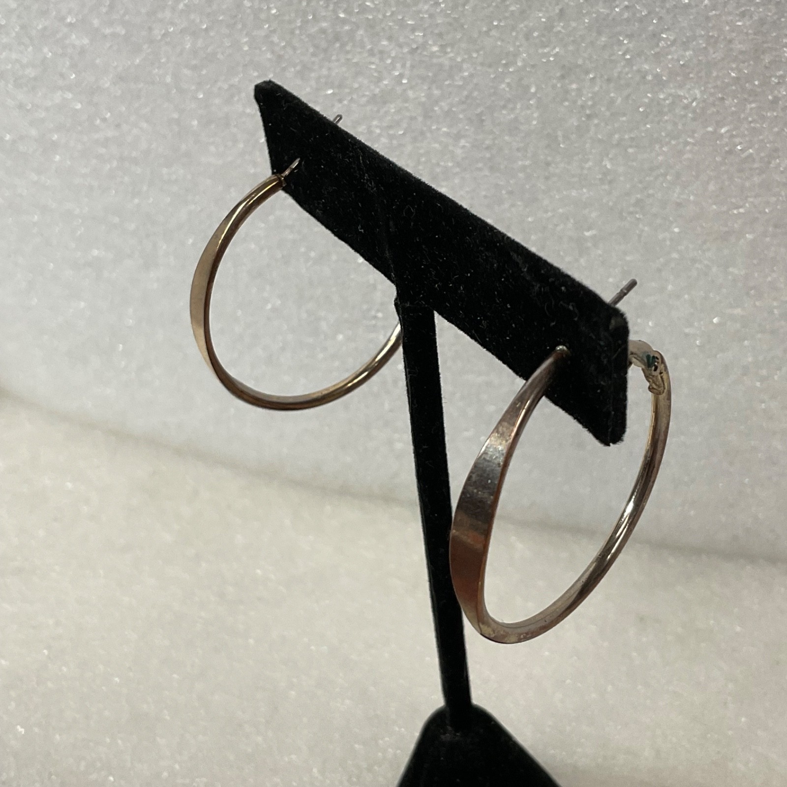 1.25 in Gold Tone Hoop Earrings Latch Back Classic Round Fashion Jewelry - Image 2