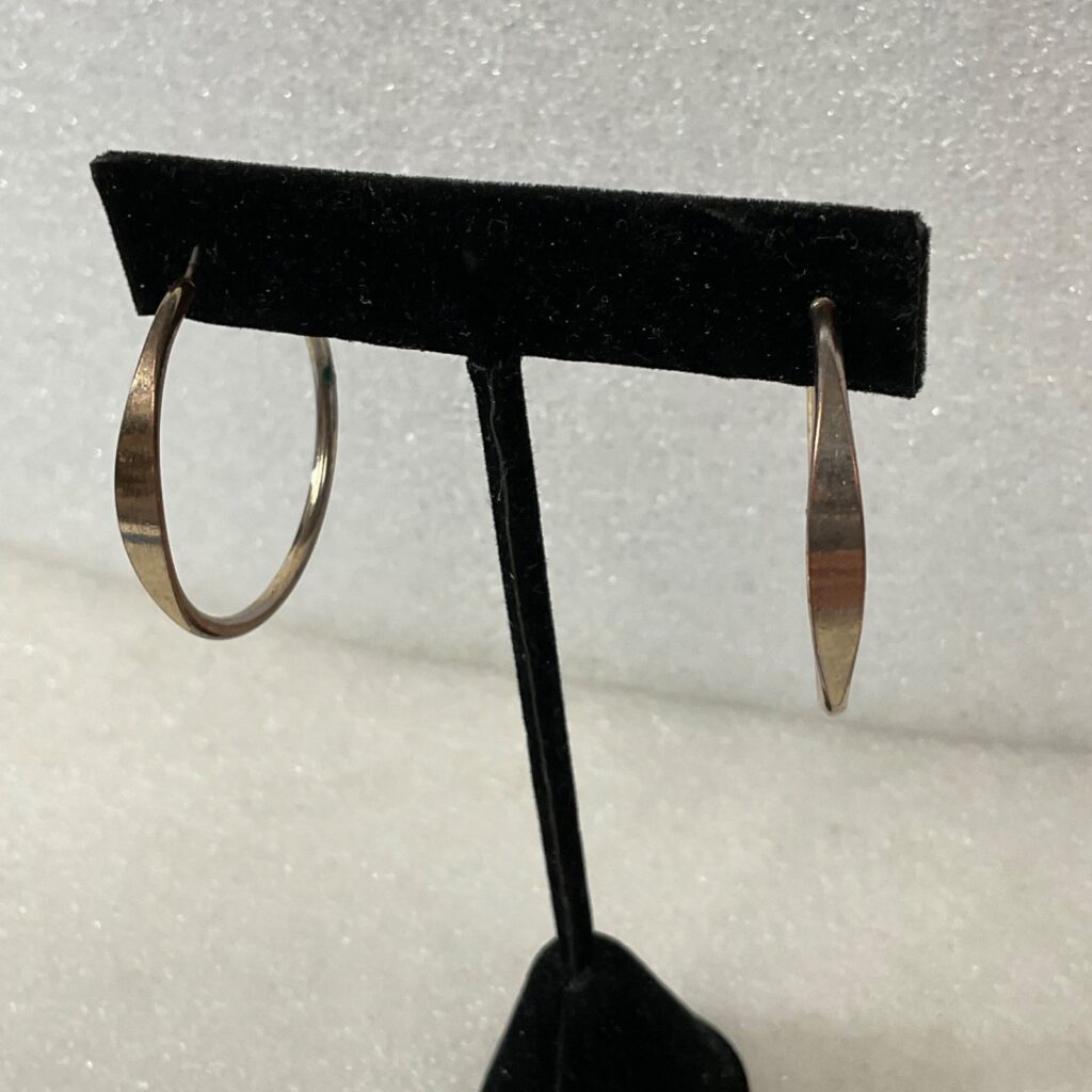 1.25 in Gold Tone Hoop Earrings Latch Back Classic Round Fashion Jewelry - Image 1