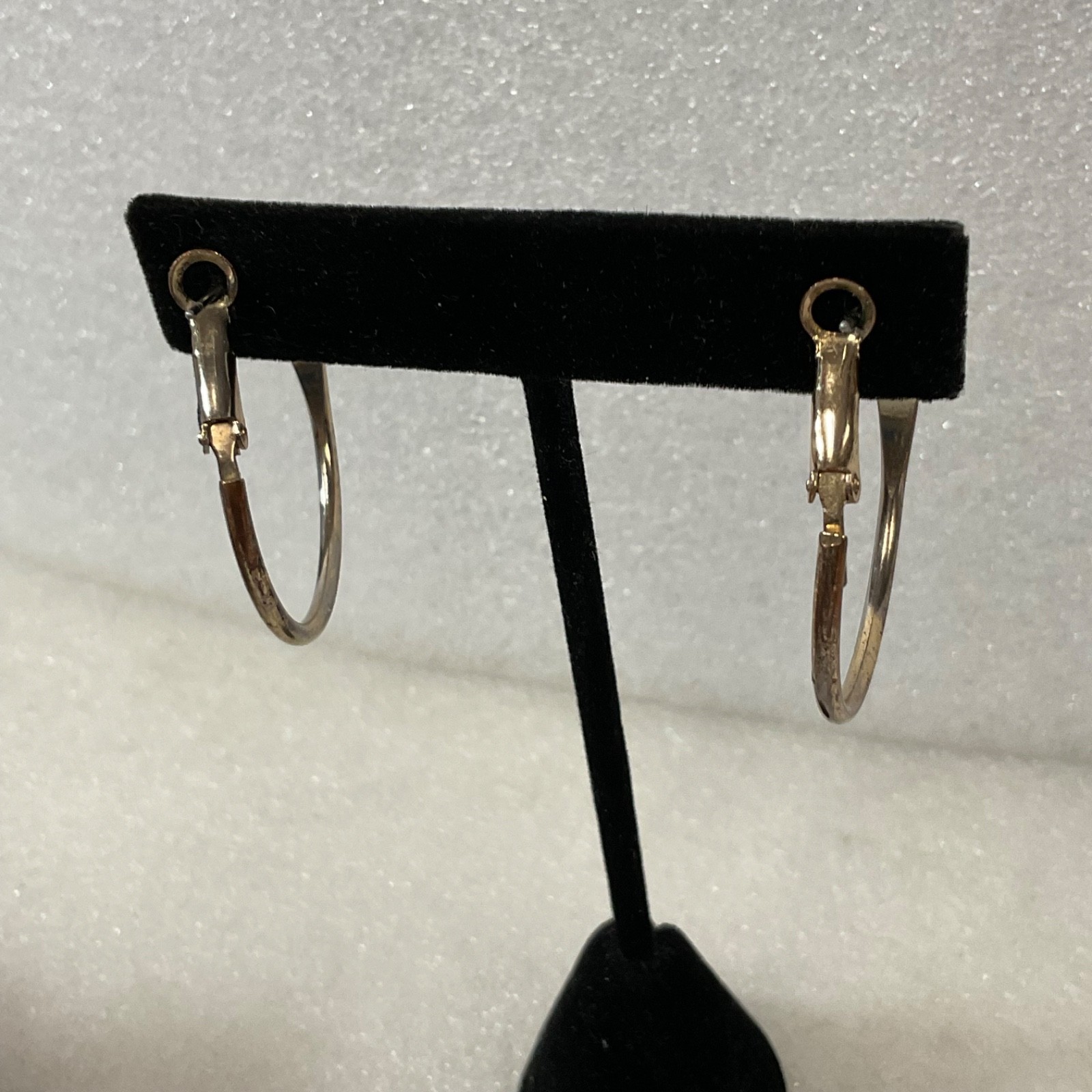 1.25 in Gold Tone Hoop Earrings Latch Back Classic Round Fashion Jewelry - Image 3