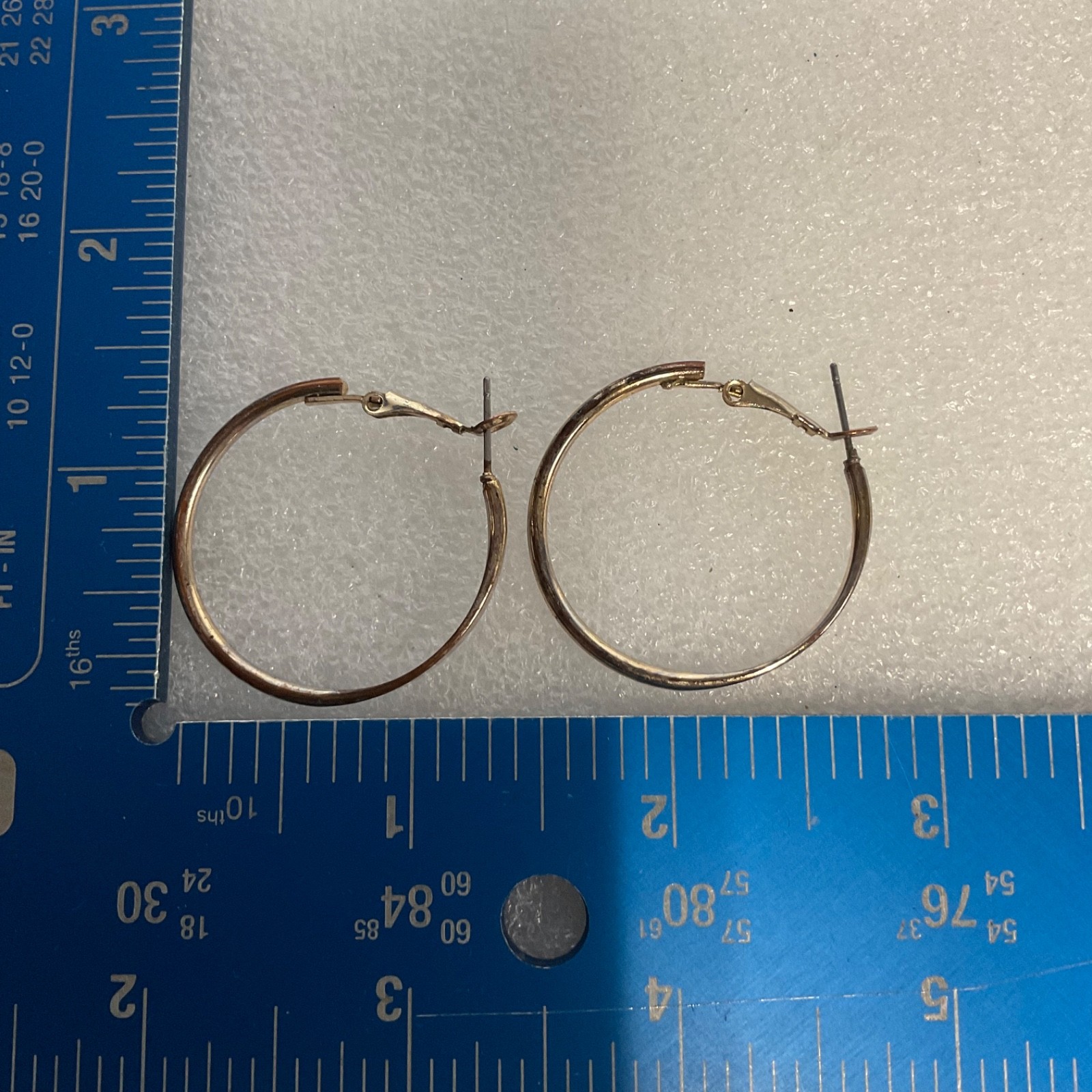 1.25 in Gold Tone Hoop Earrings Latch Back Classic Round Fashion Jewelry - Image 5