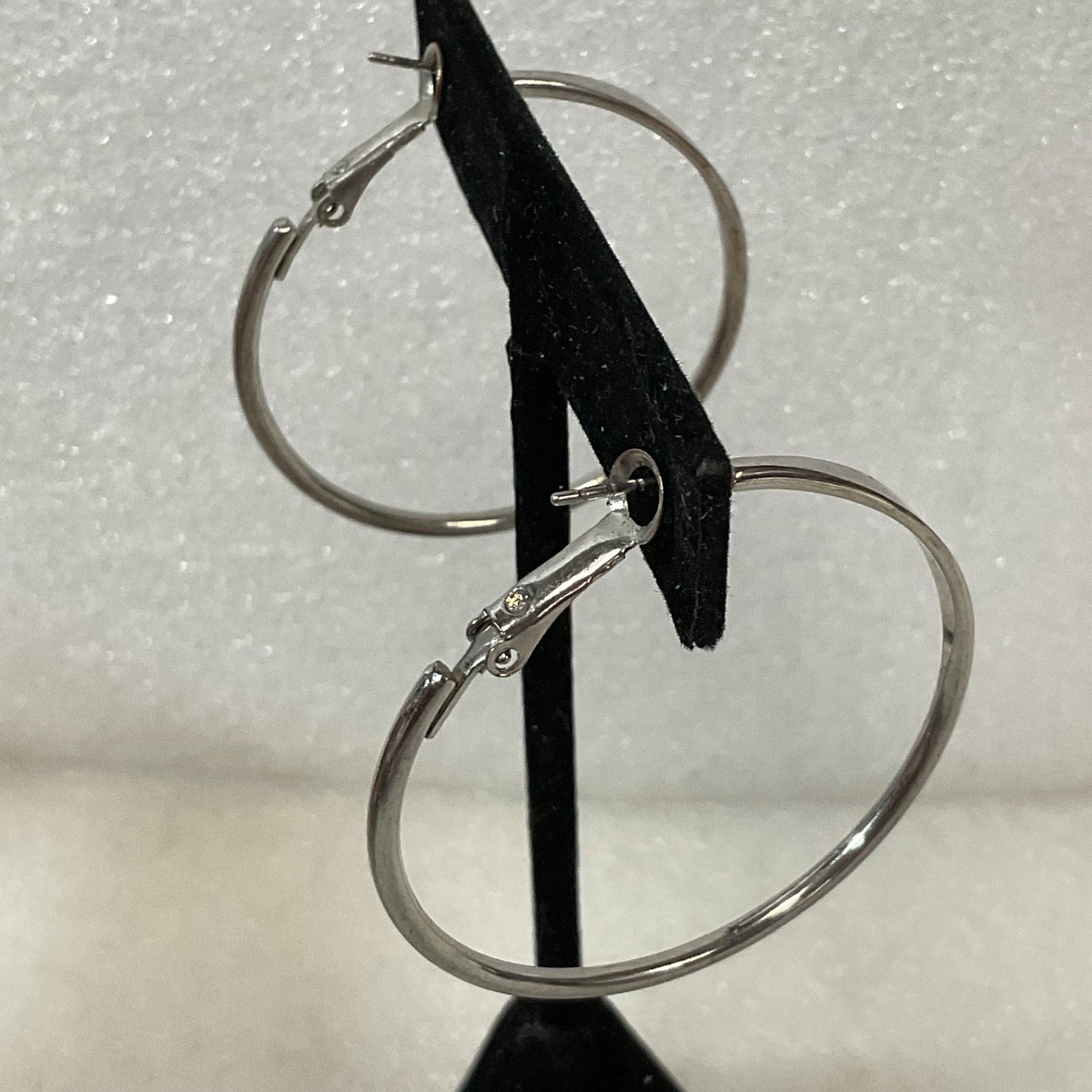 Silver Tone Hoop Earrings 1.75 in Latch Back Round Fashion Jewelry - Image 5