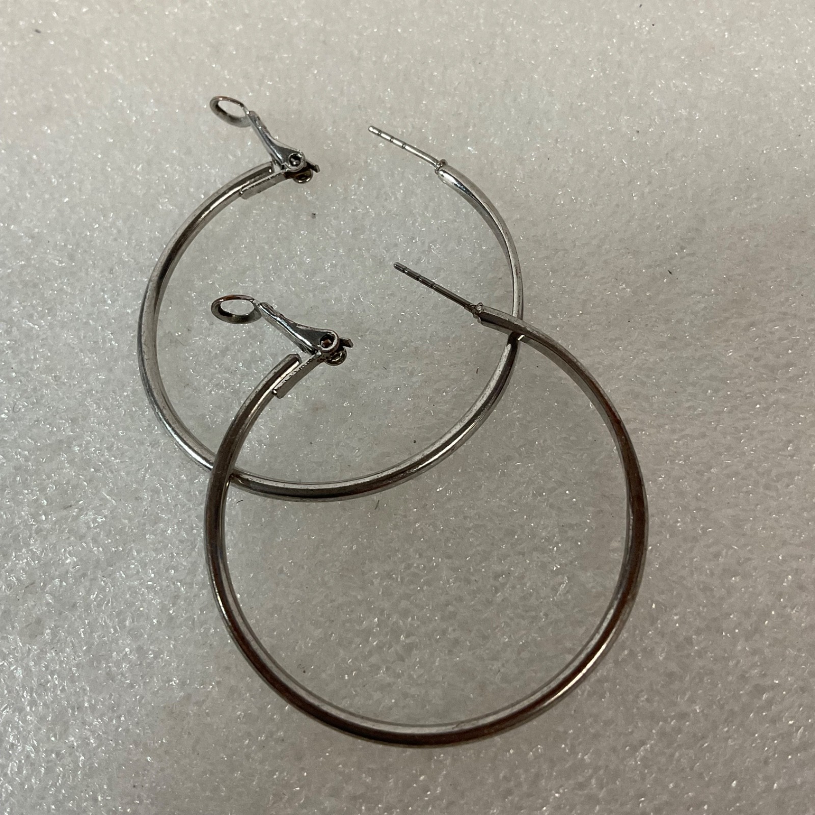 Silver Tone Hoop Earrings 1.75 in Latch Back Round Fashion Jewelry - Image 6