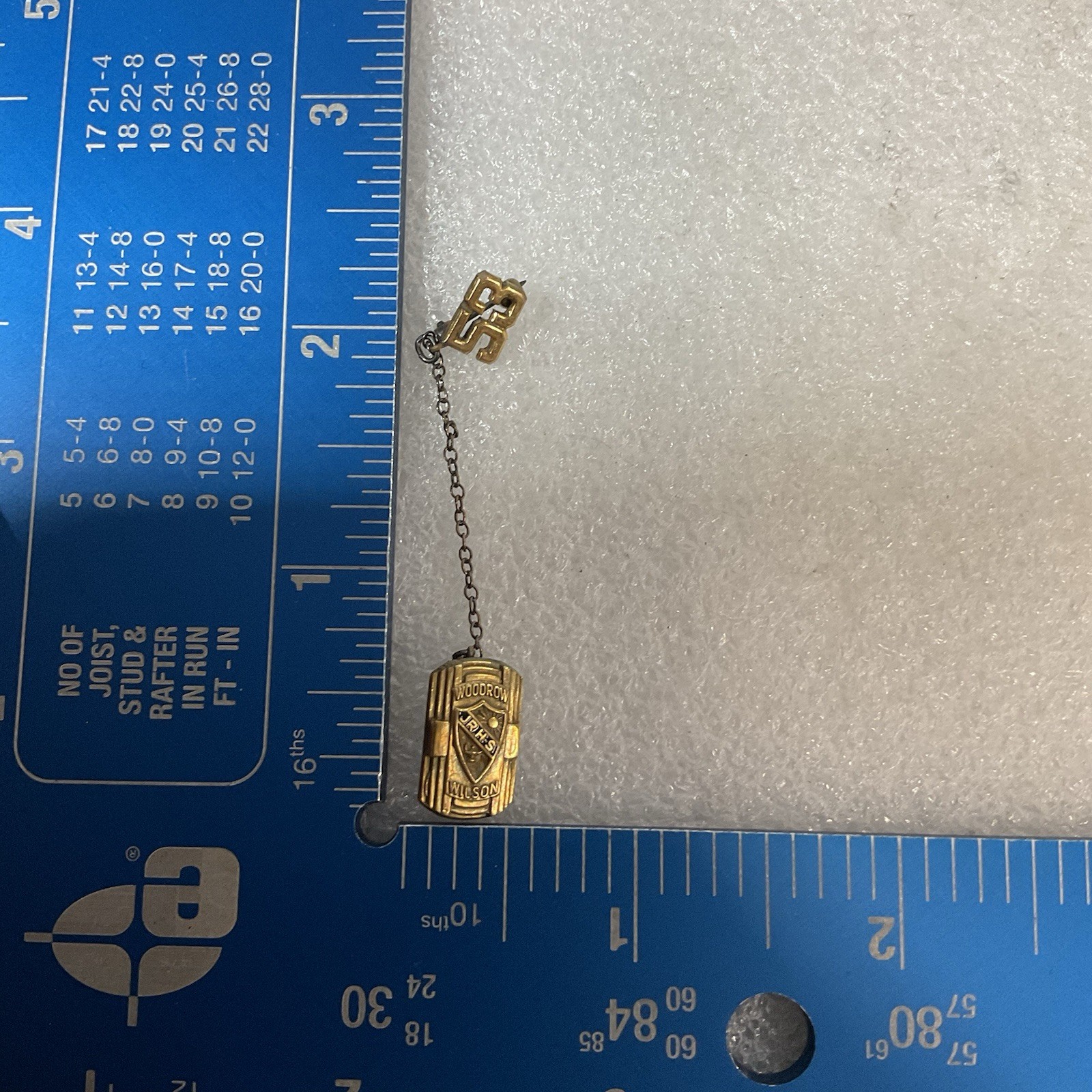 Woodrow Wilson Junior High School Wehawken NJ 1953 Gold Toned Pin & Chain EWB - Image 10
