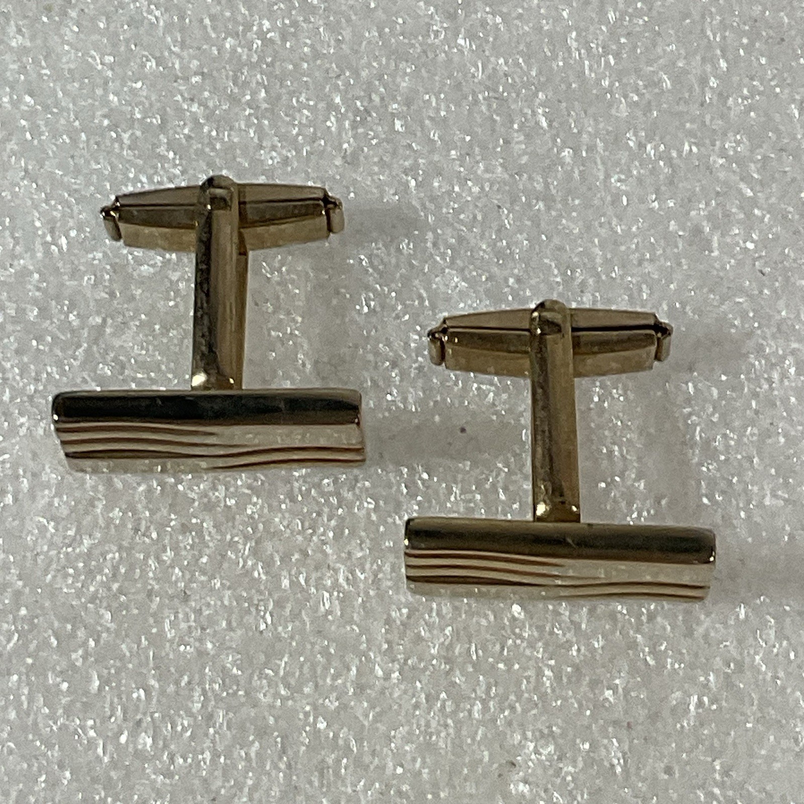 Rectangular Gold Tone Designer Fashion Cuff Links - Image 2