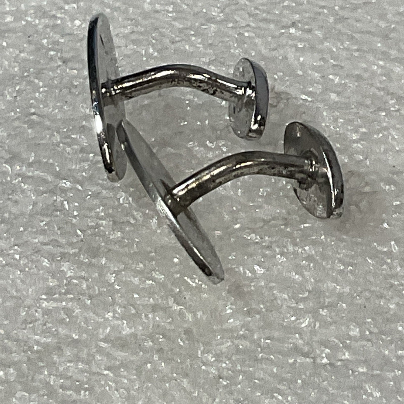 Silver Toned Oval Fashion Designer Cuff Links Unbranded - Image 4