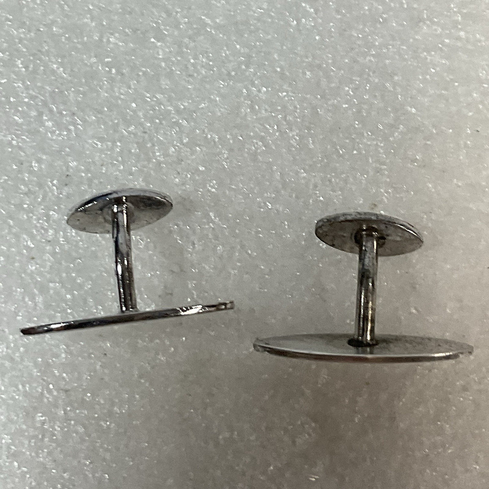 Silver Toned Oval Fashion Designer Cuff Links Unbranded - Image 3
