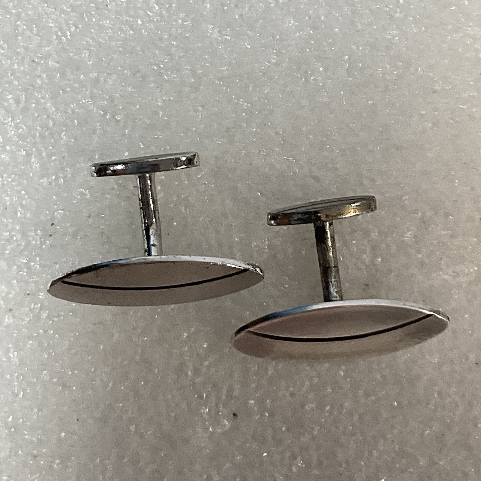 Silver Toned Oval Fashion Designer Cuff Links Unbranded - Image 2