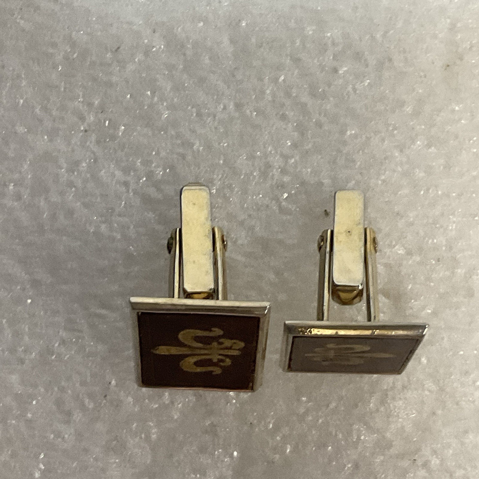 Swank Men Vintage Stamped Leather Feur De Lis Cuff Links Fashion Costume Jewelry - Image 3