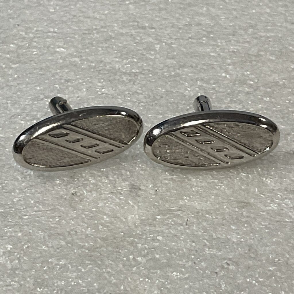 Swank Silver Toned Oval Designer Fashion Cuff Links - Image 1