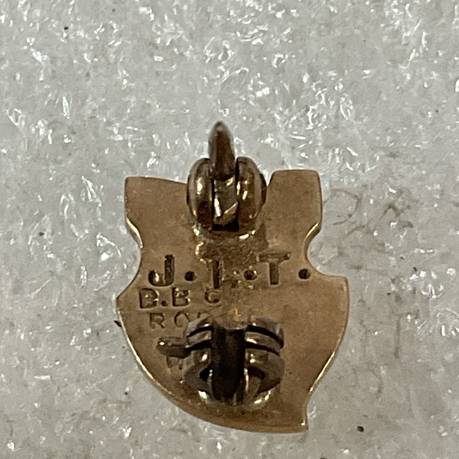Vintage 1915 BHS 1/4” Shield Pin Pinback Engraved JLT BBC ROC On Back Gold Toned - Image 4