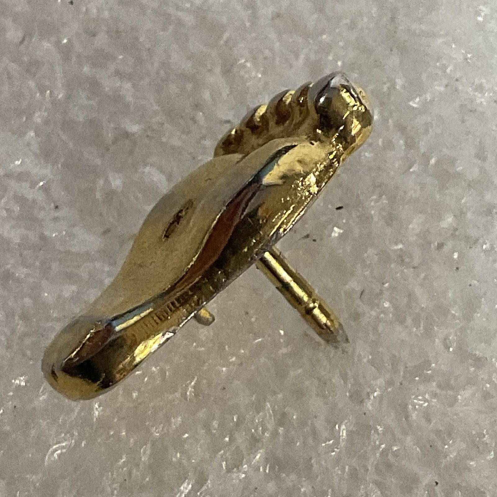 VTG Gold Toned Foot Print Foot Pin Pinback - Image 3