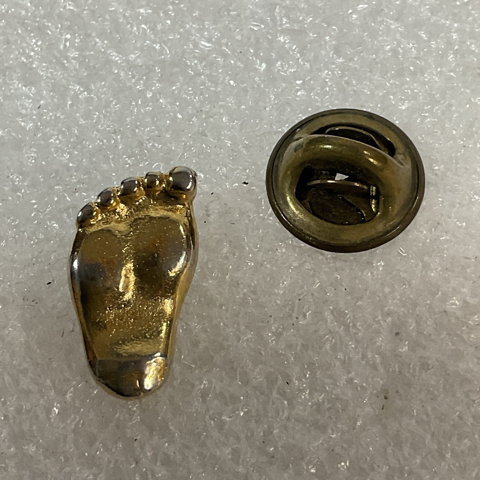 VTG Gold Toned Foot Print Foot Pin Pinback - Image 2