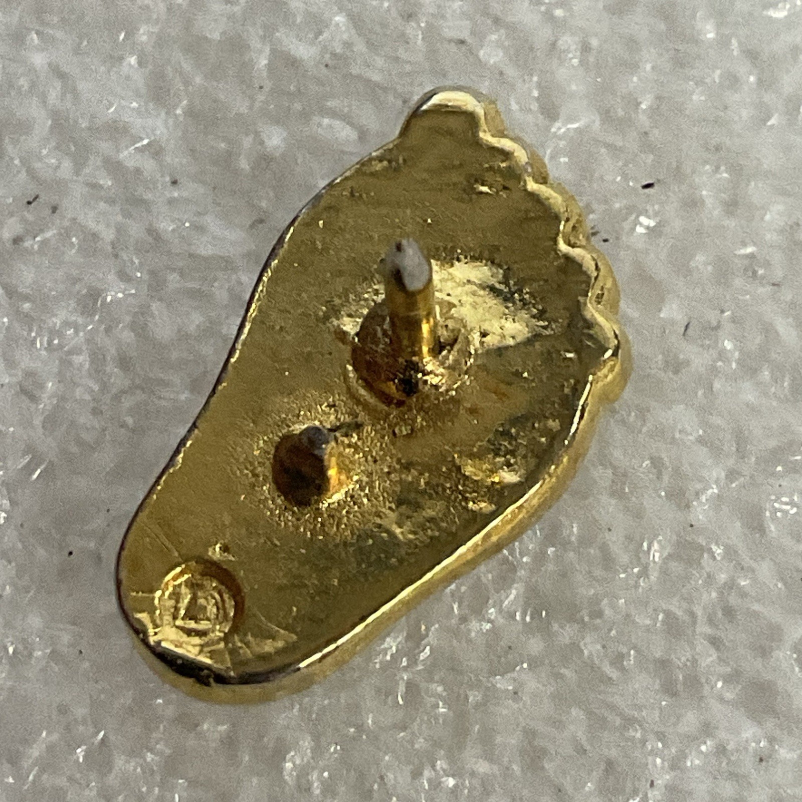 VTG Gold Toned Foot Print Foot Pin Pinback - Image 4