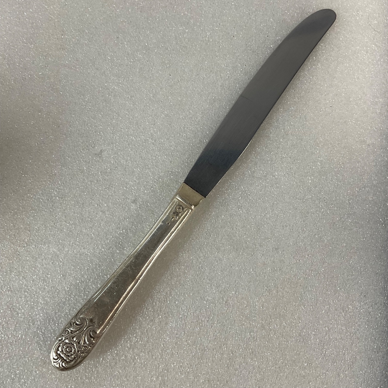 Vintage Silver Plate Dinner Knife 9.25in Floral Scroll Handle Stainless Blade - Image 1