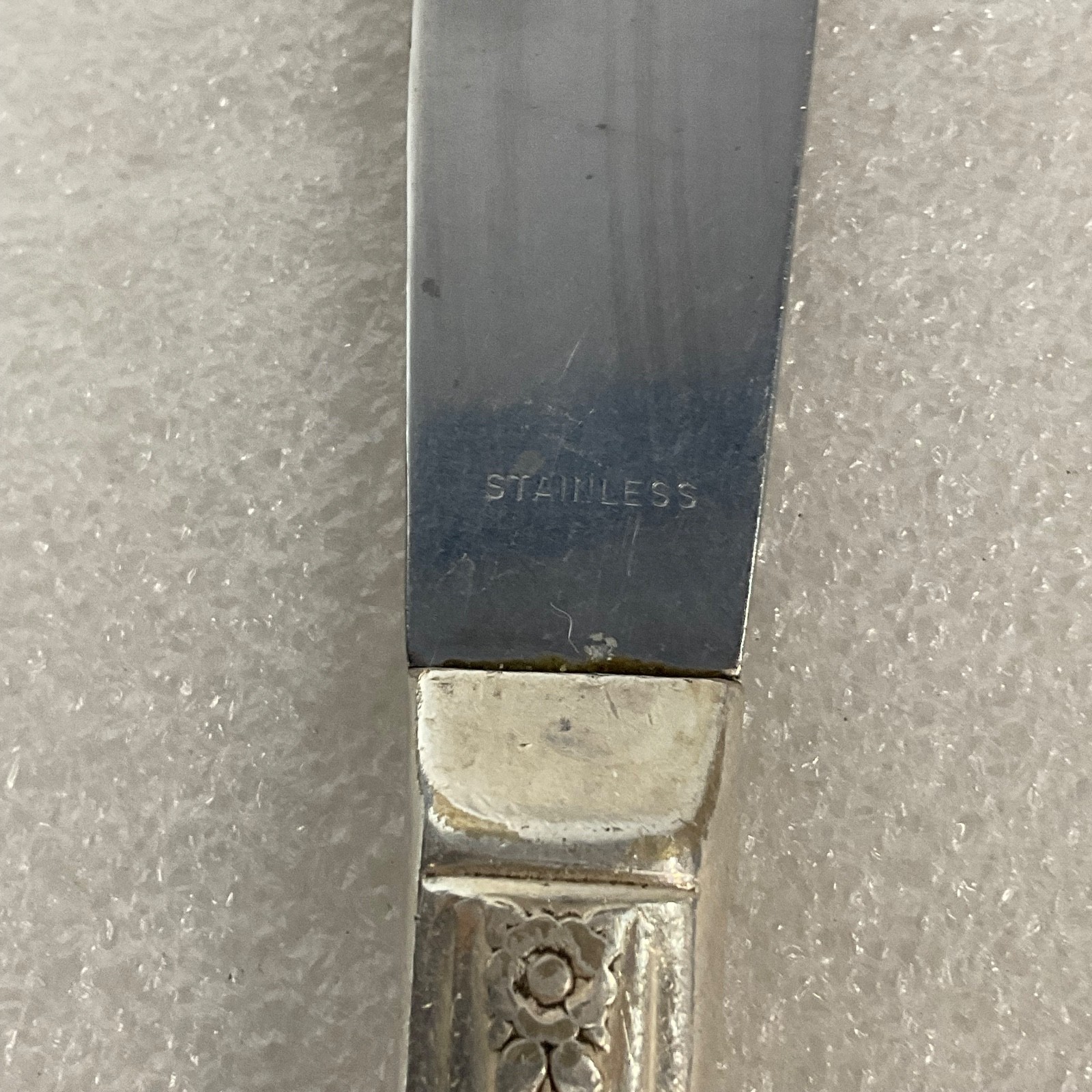 Vintage Silver Plate Dinner Knife 9.25in Floral Scroll Handle Stainless Blade - Image 6