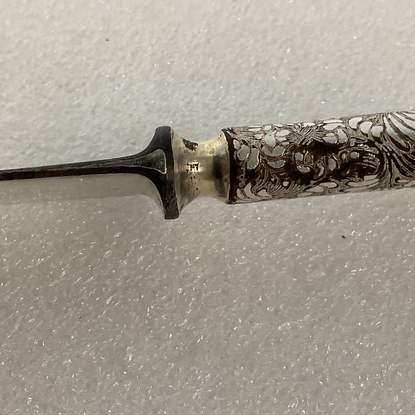 1847 Rogers Bros Silverplate Knife Pat May 17 1881 Embossed Floral Handle - Image 11