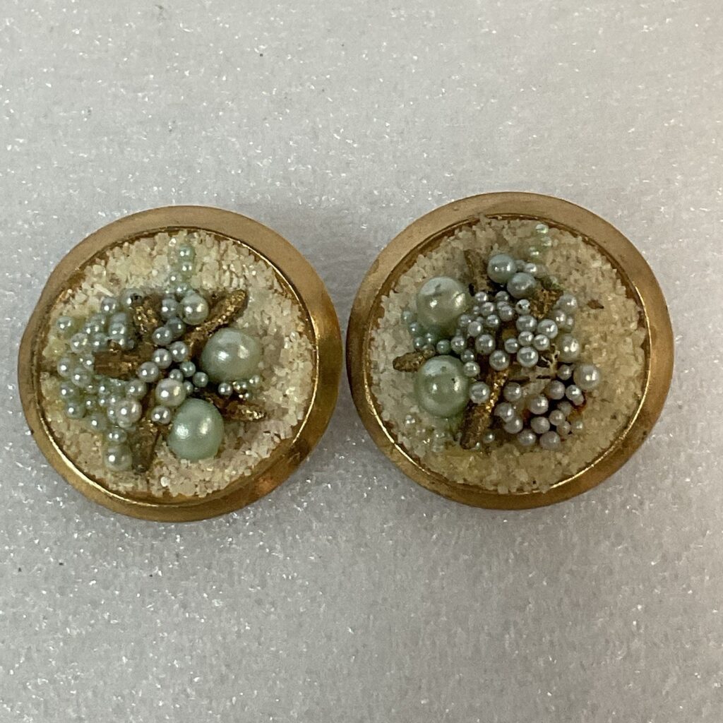 Vintage Starfish Pearl Sand Beach Scene Clip-On Earrings – Missing Broken Pieces - Image 1