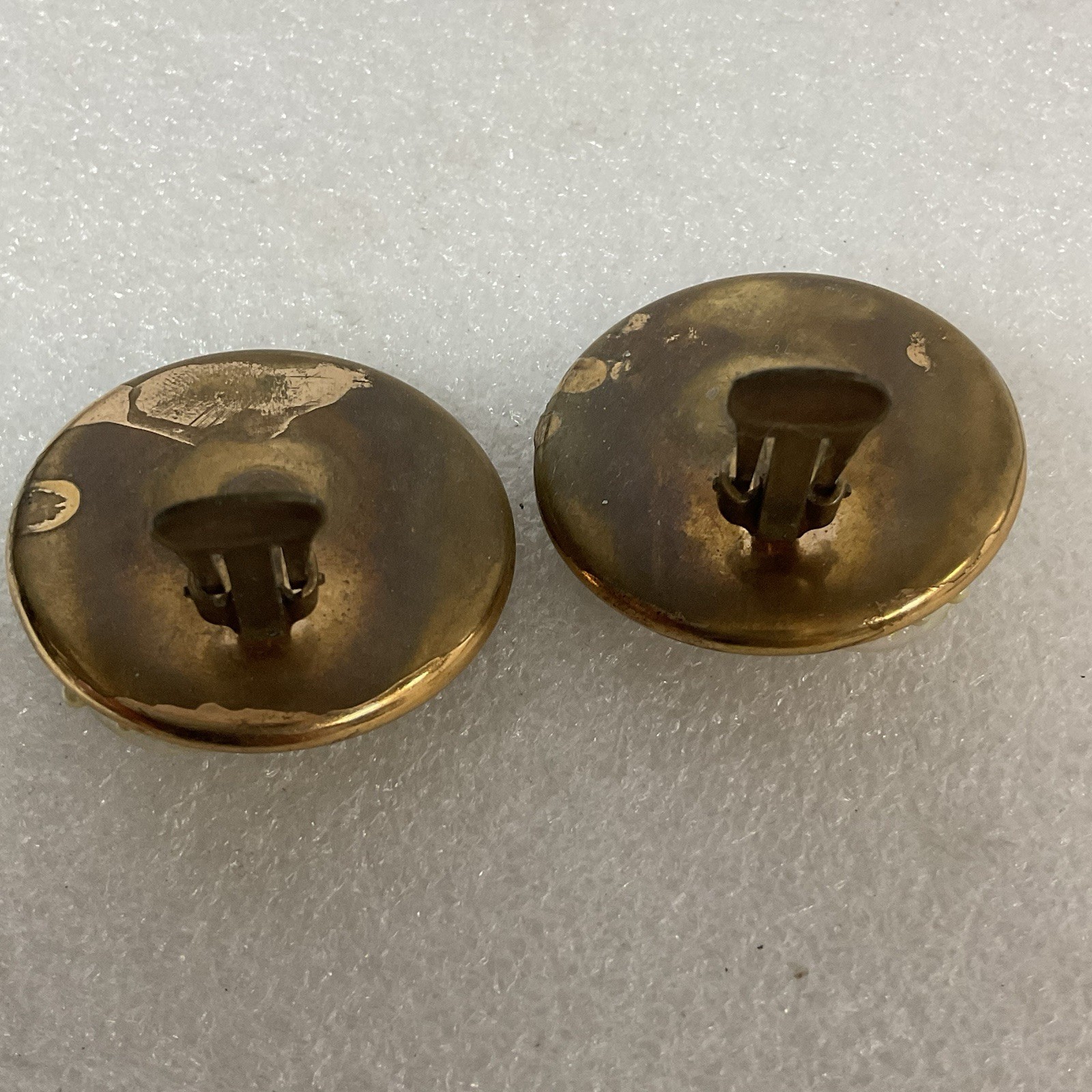Vintage Clip On Earrings Shell Pearl Sand Design - Repair/Craft Lot - Image 8