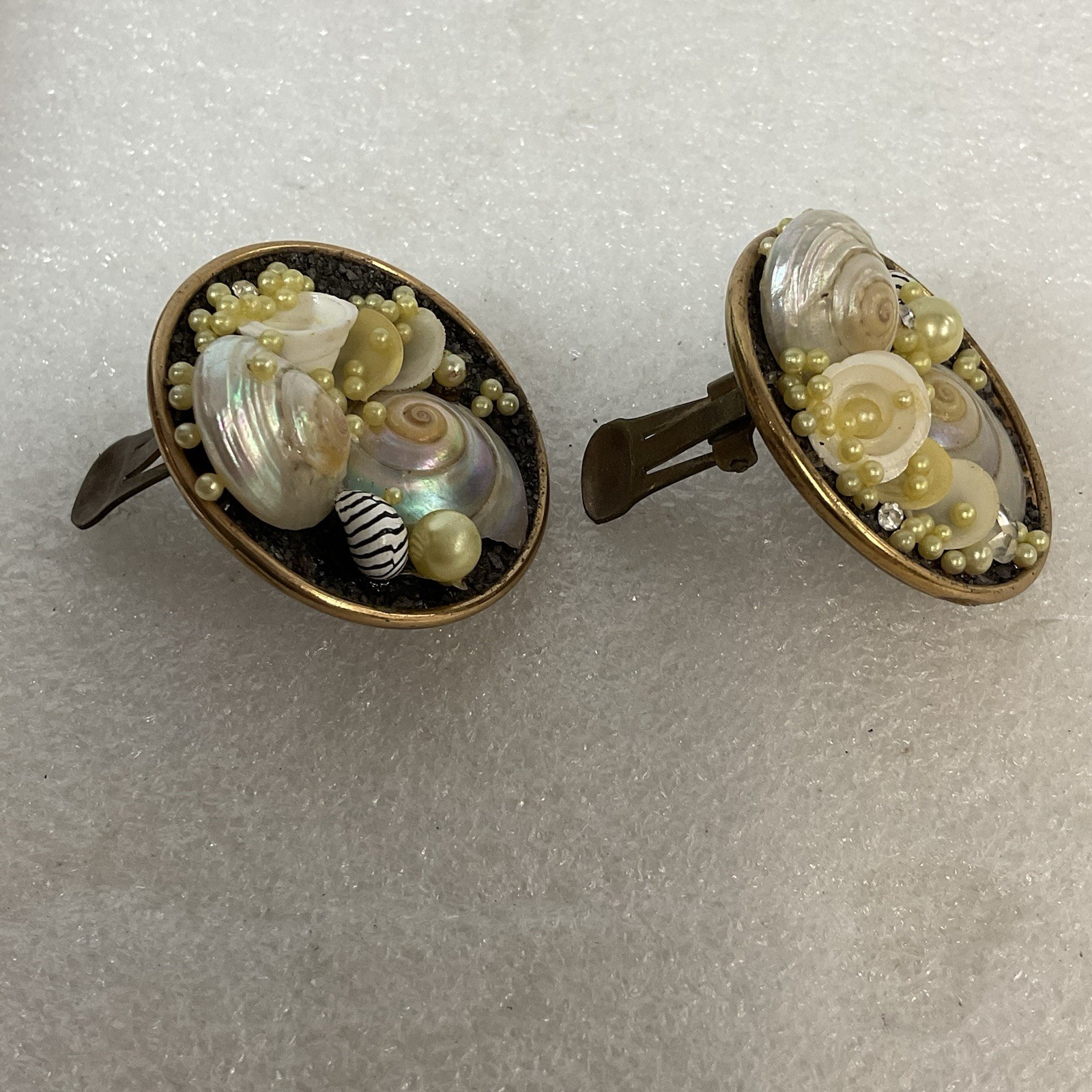 Vintage Clip On Earrings Shell Pearl Sand Design - Repair/Craft Lot - Image 9
