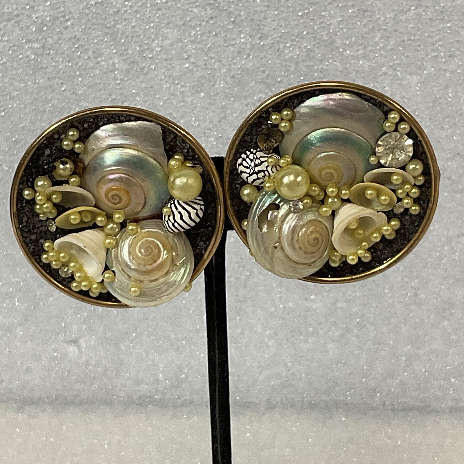 Vintage Clip On Earrings Shell Pearl Sand Design - Repair/Craft Lot - Image 15