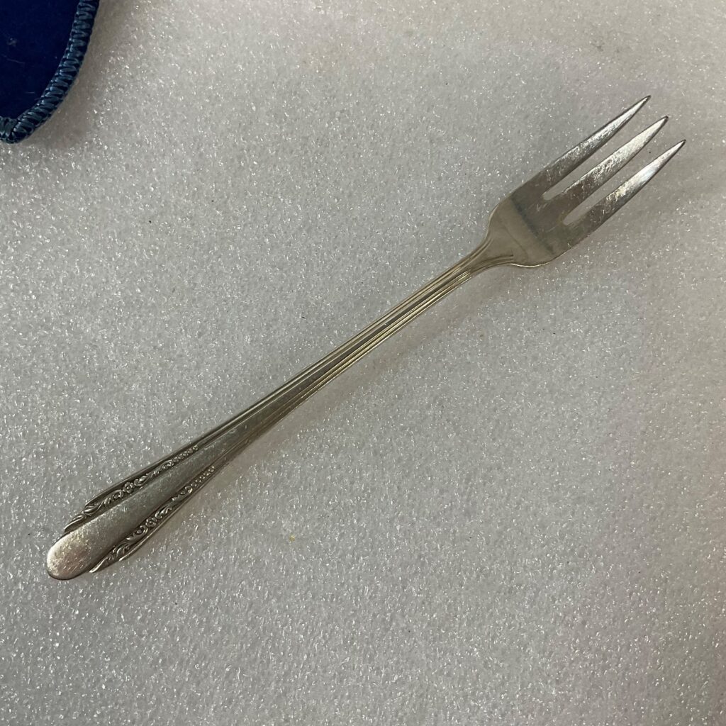 Vintage R&B A1 Manor Plate 6in Silverplate 3 Prong Fork Floral Handle Design - Image 1