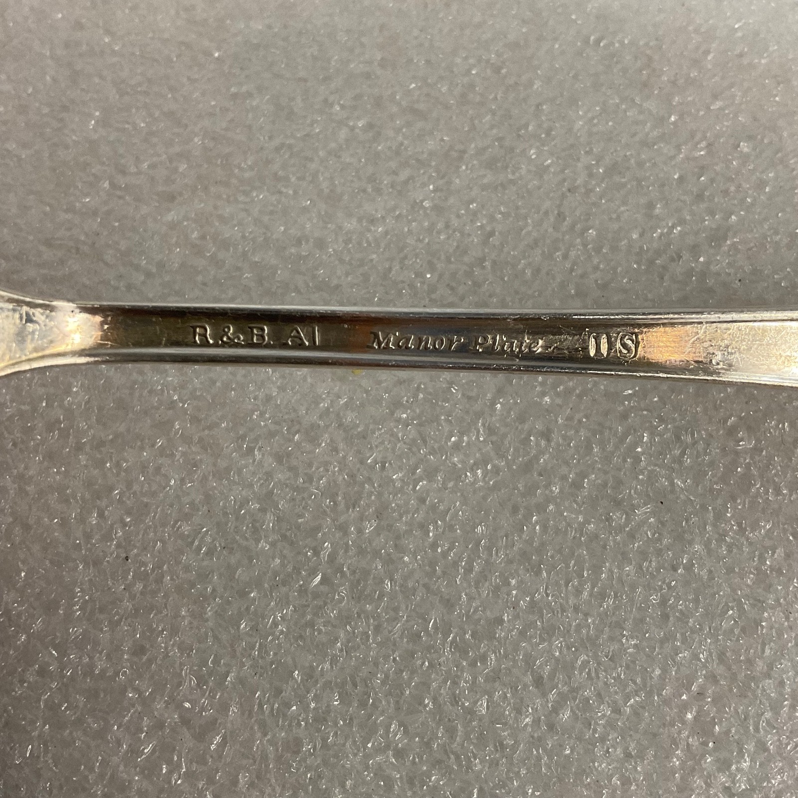 Vintage R&B A1 Manor Plate 6in Silverplate 3 Prong Fork Floral Handle Design - Image 3