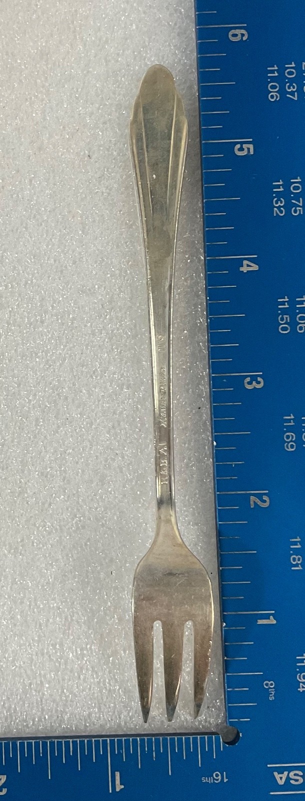 Vintage R&B A1 Manor Plate 6in Silverplate 3 Prong Fork Floral Handle Design - Image 8