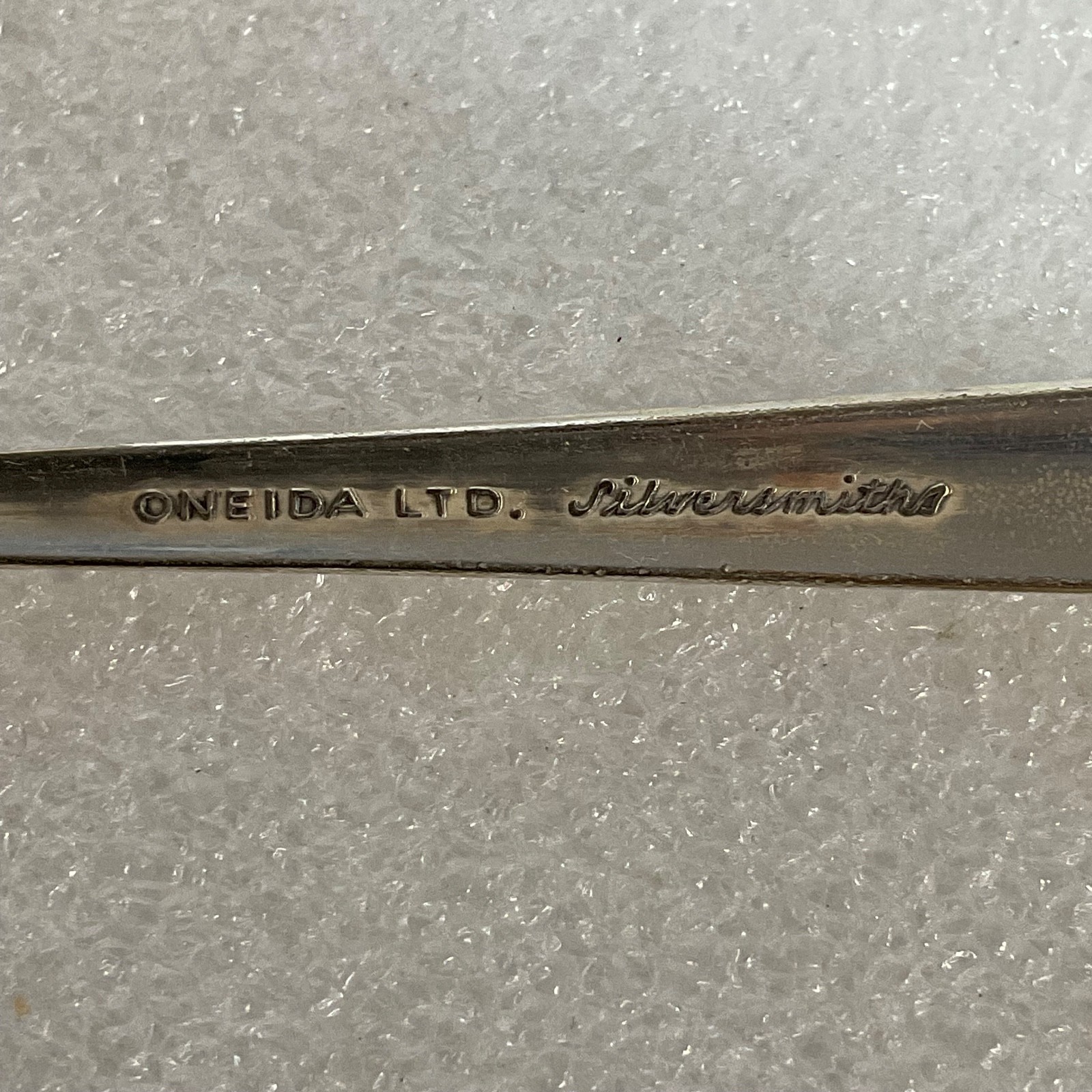 VTG Oneida LTD Silversmiths 6.25in 3 Prong Fork Floral Rose Pattern Silverplate - Image 3
