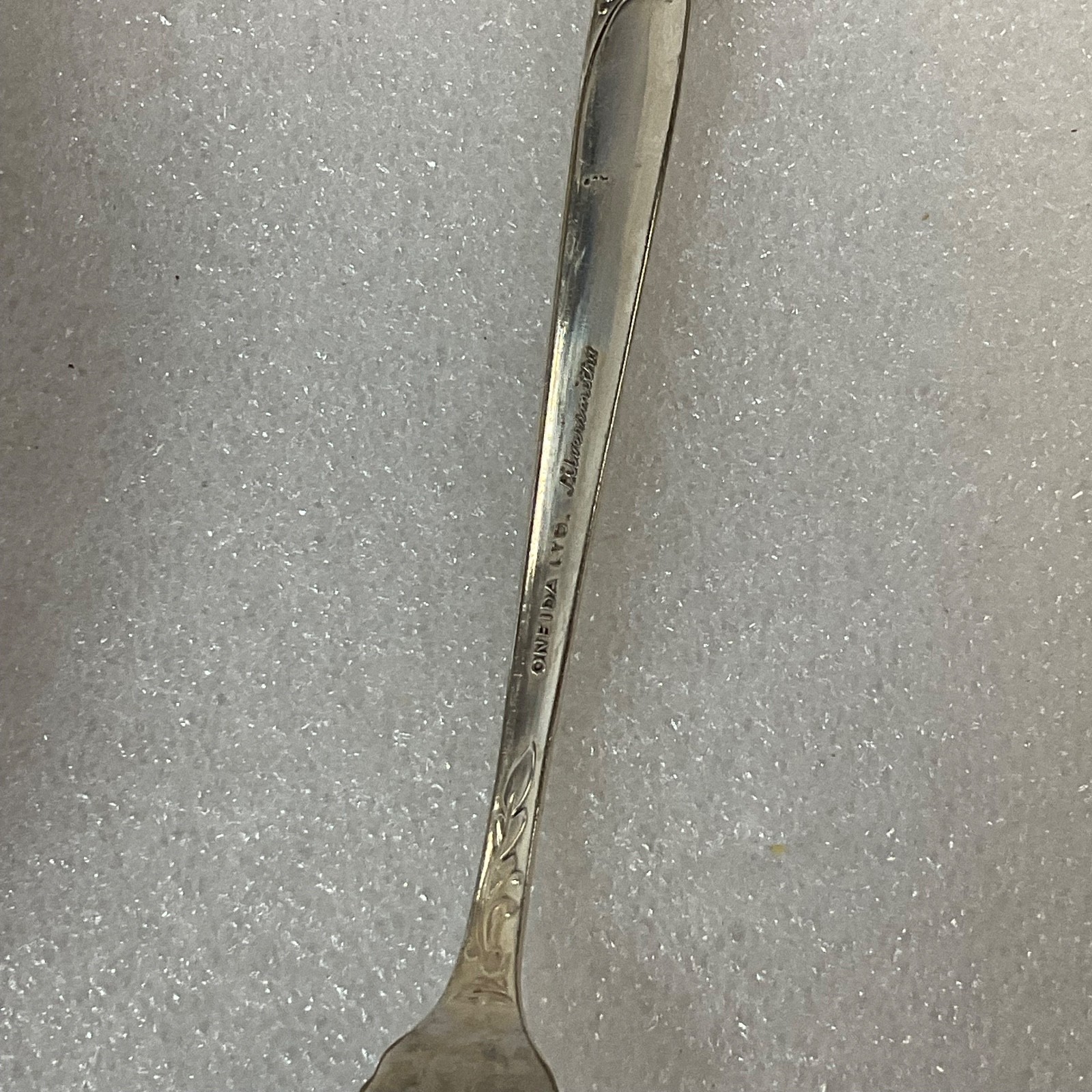 VTG Oneida LTD Silversmiths 6.25in 3 Prong Fork Floral Rose Pattern Silverplate - Image 10