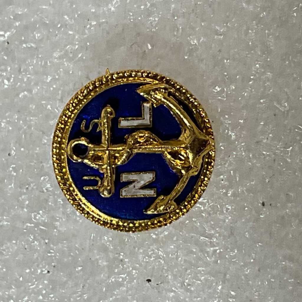 Vintage U.S. Navy League Gold Tone Anchor Pin Blue Enamel Lapel Badge 1.58g - Image 1