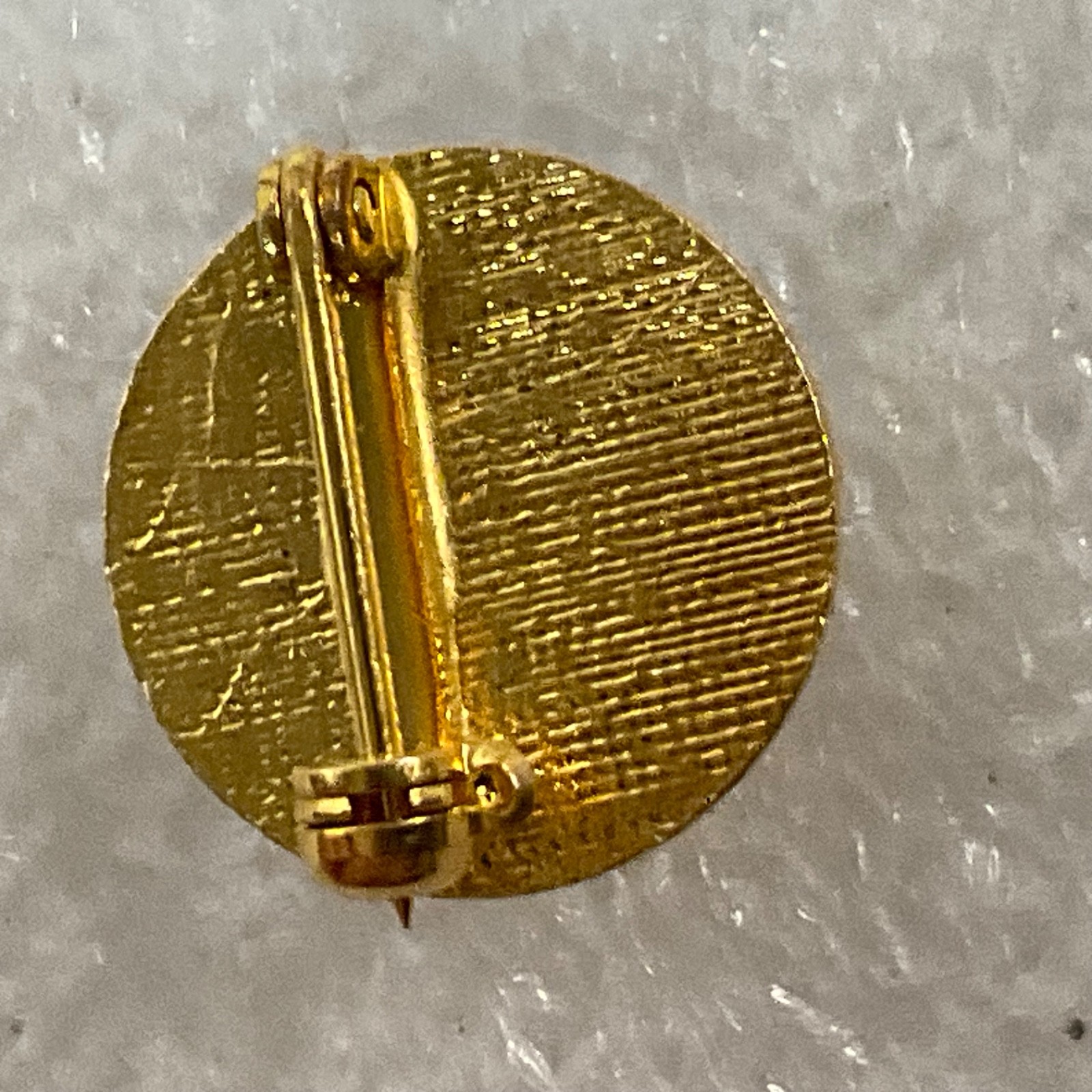 Vintage U.S. Navy League Gold Tone Anchor Pin Blue Enamel Lapel Badge 1.58g - Image 2