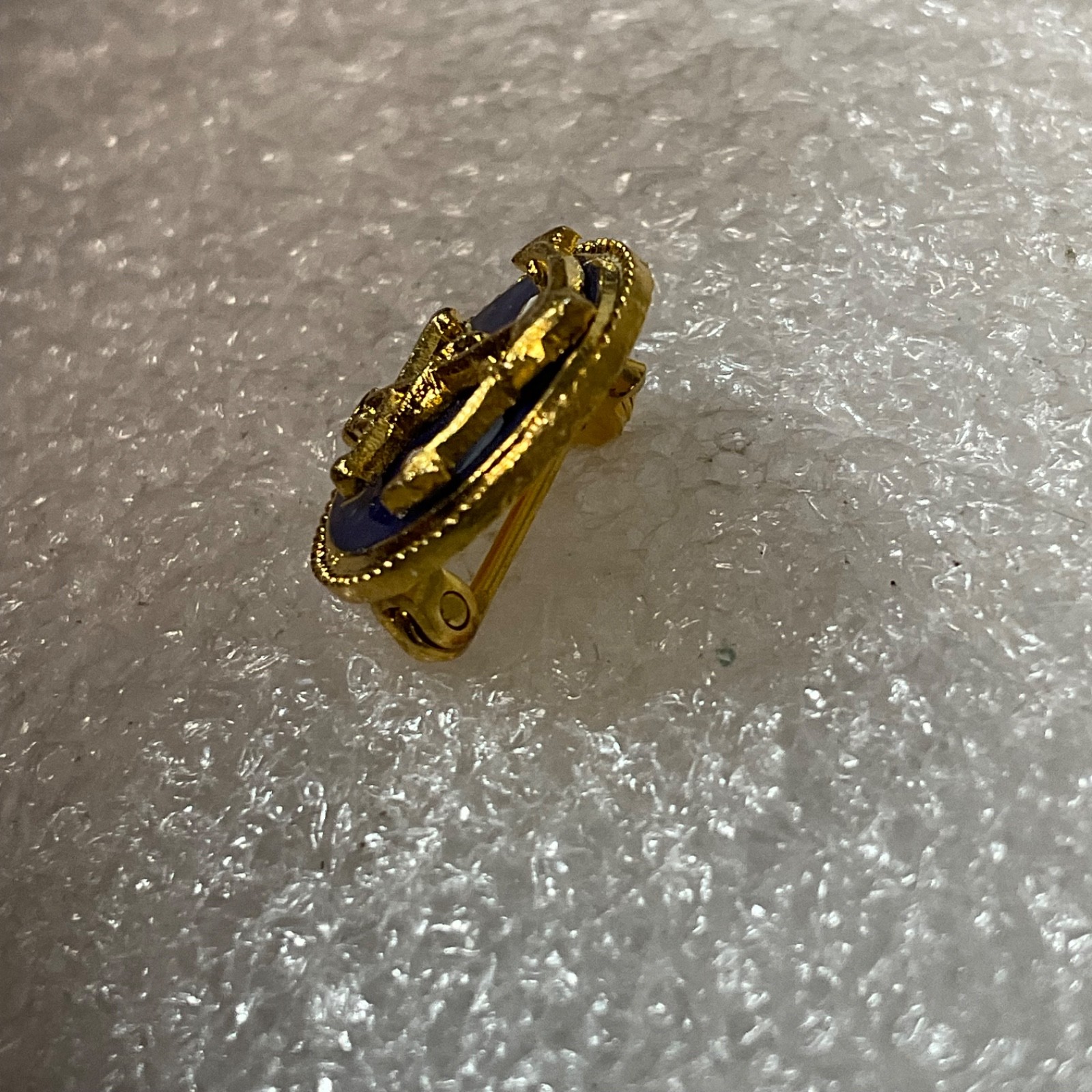 Vintage U.S. Navy League Gold Tone Anchor Pin Blue Enamel Lapel Badge 1.58g - Image 6