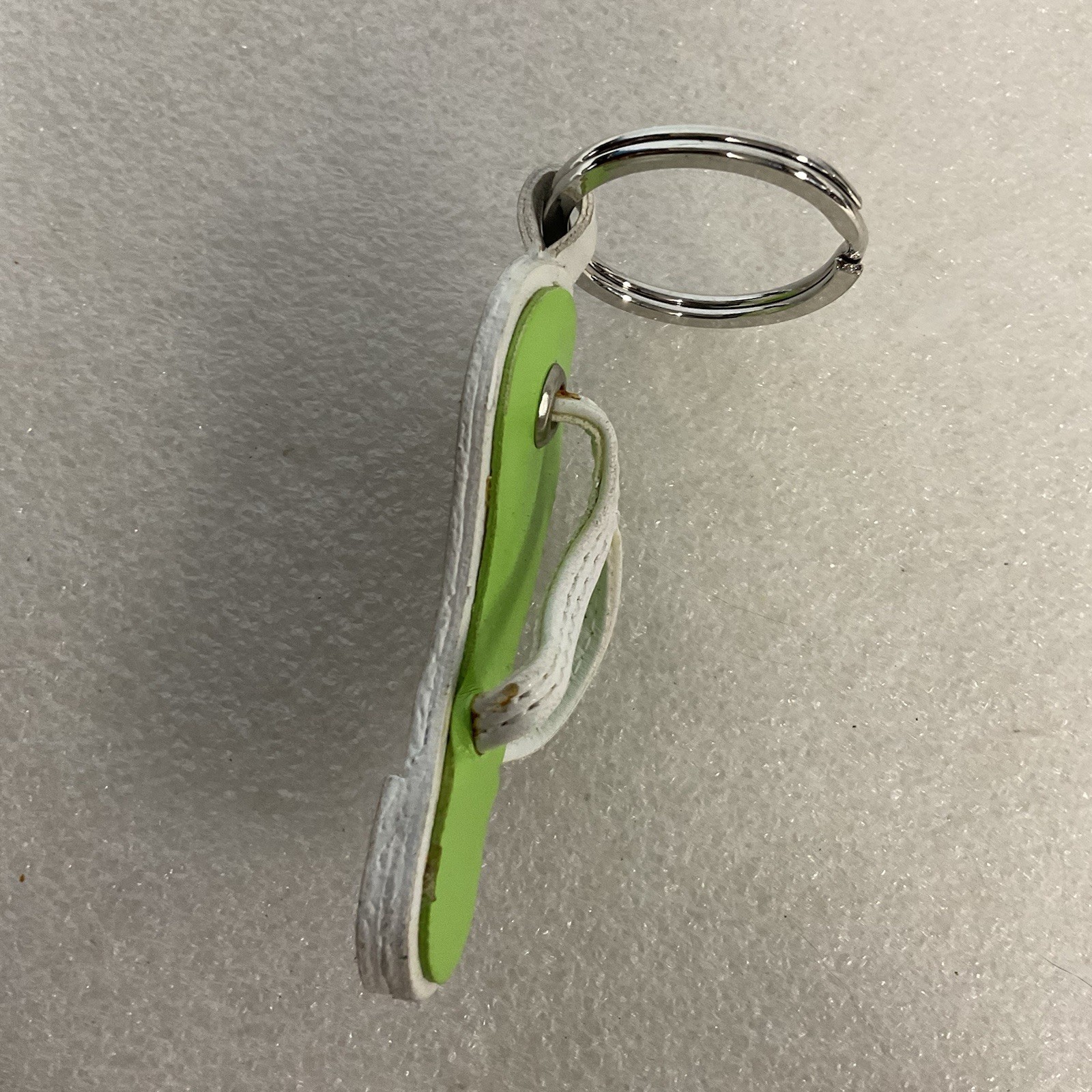 Green & White Flip Flop Sandal Keychain Novelty Beach Souvenir - Image 4