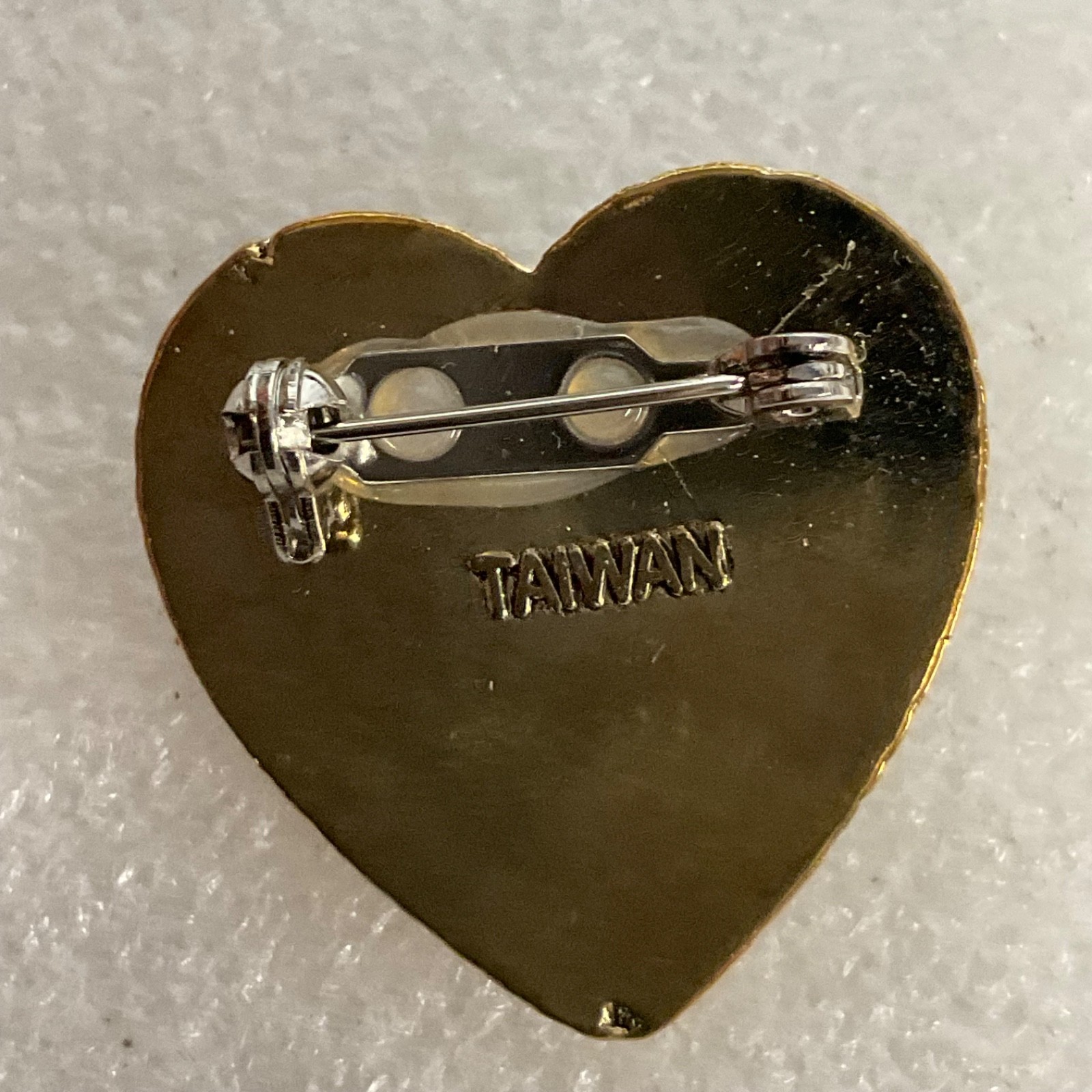 Vintage Heart Brooch Pin Gold Tone Faux Pearl Taiwan Costume Jewelry Gift - Image 2