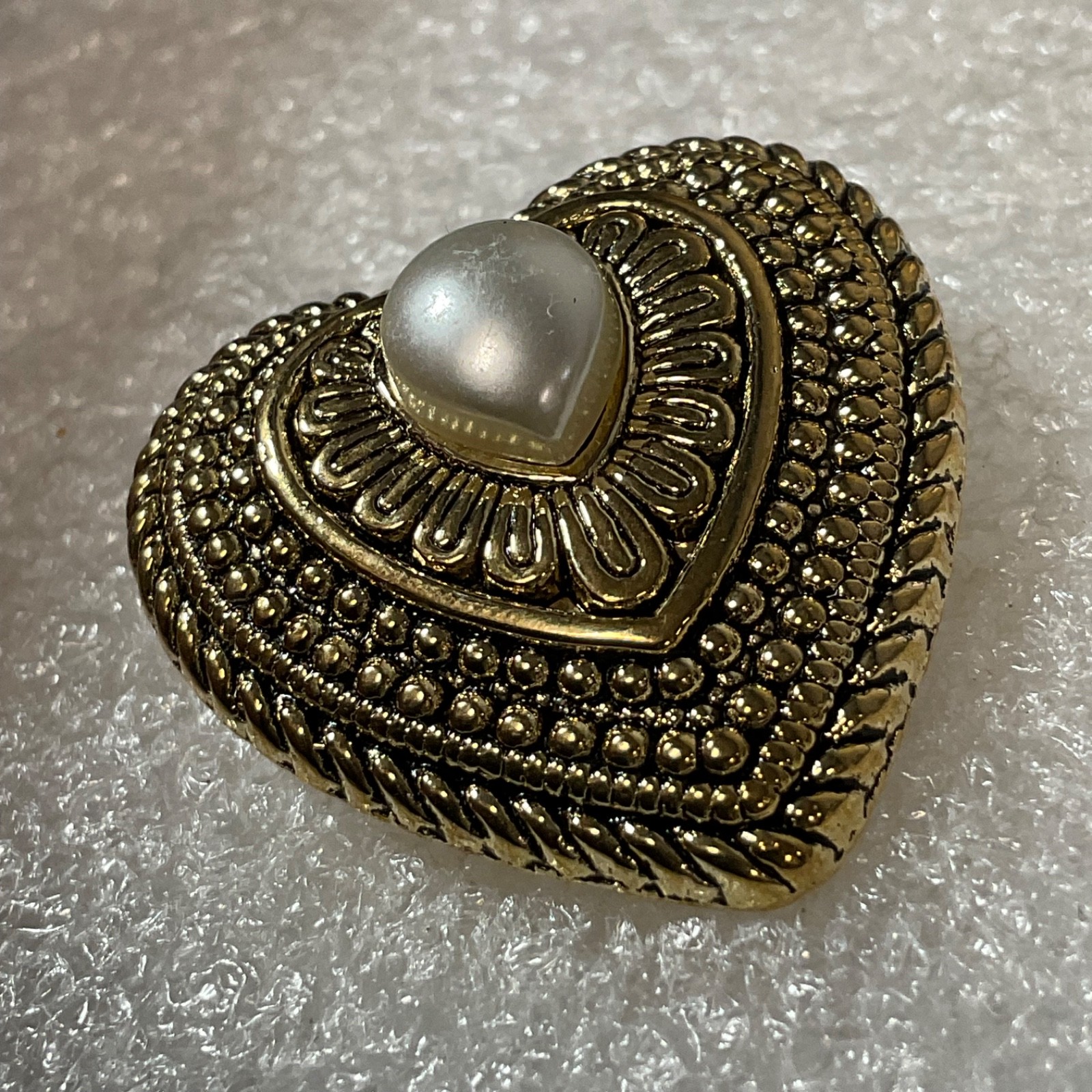 Vintage Heart Brooch Pin Gold Tone Faux Pearl Taiwan Costume Jewelry Gift - Image 5